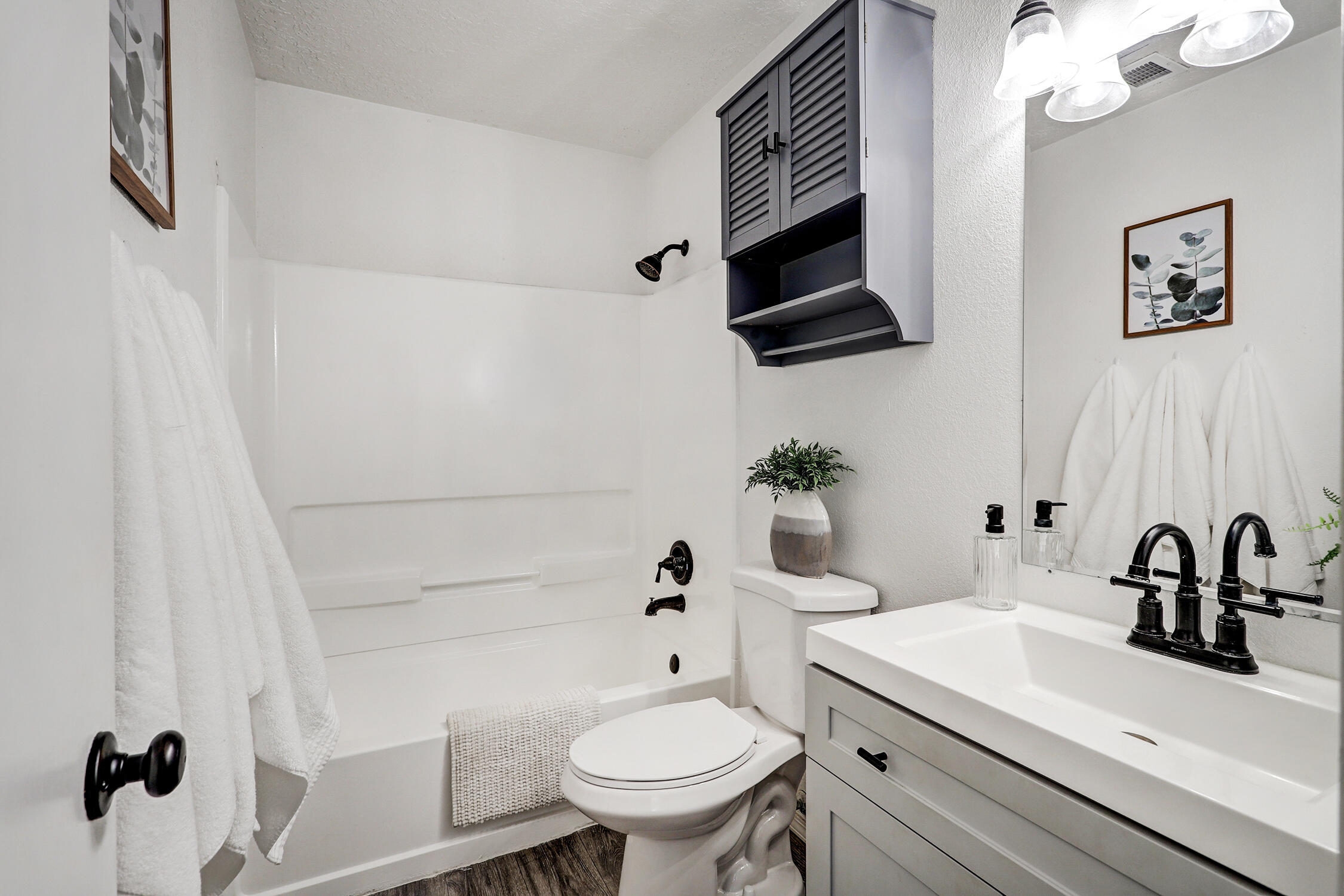 2216 Desert Wood Drive SW