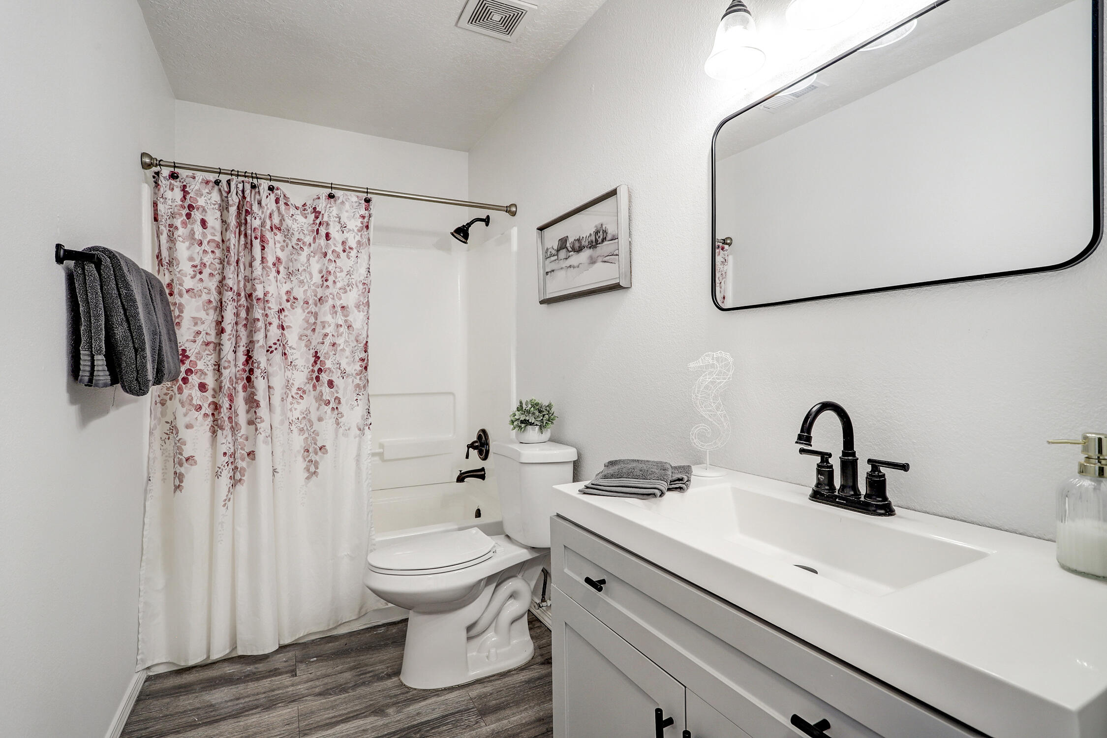 2216 Desert Wood Drive SW