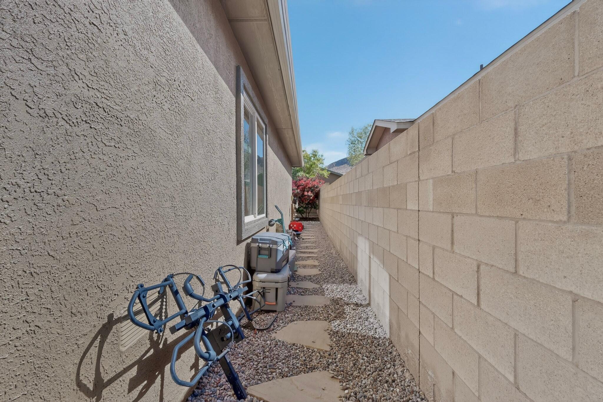 110 Zuni River Circle SW