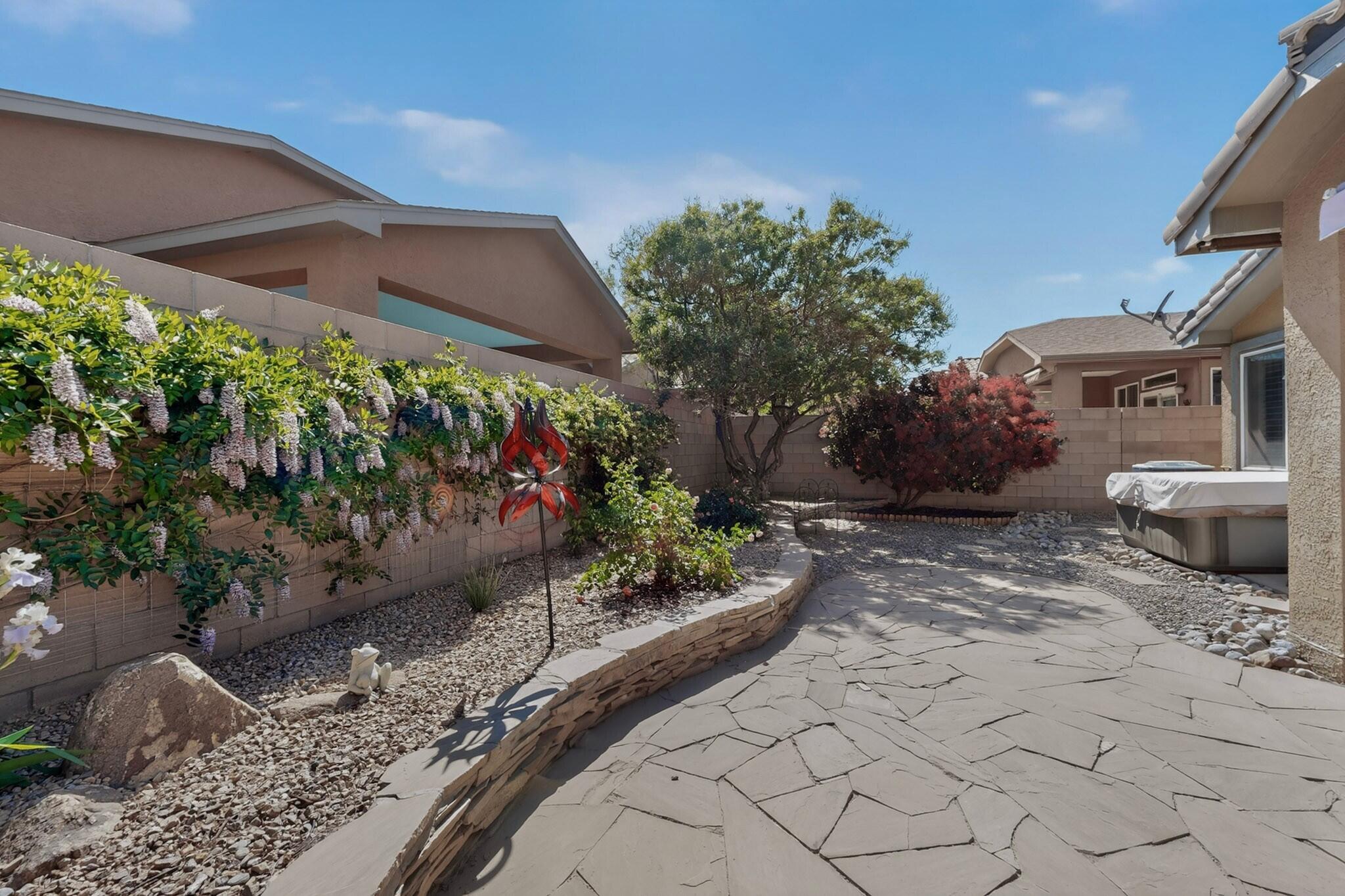 110 Zuni River Circle SW