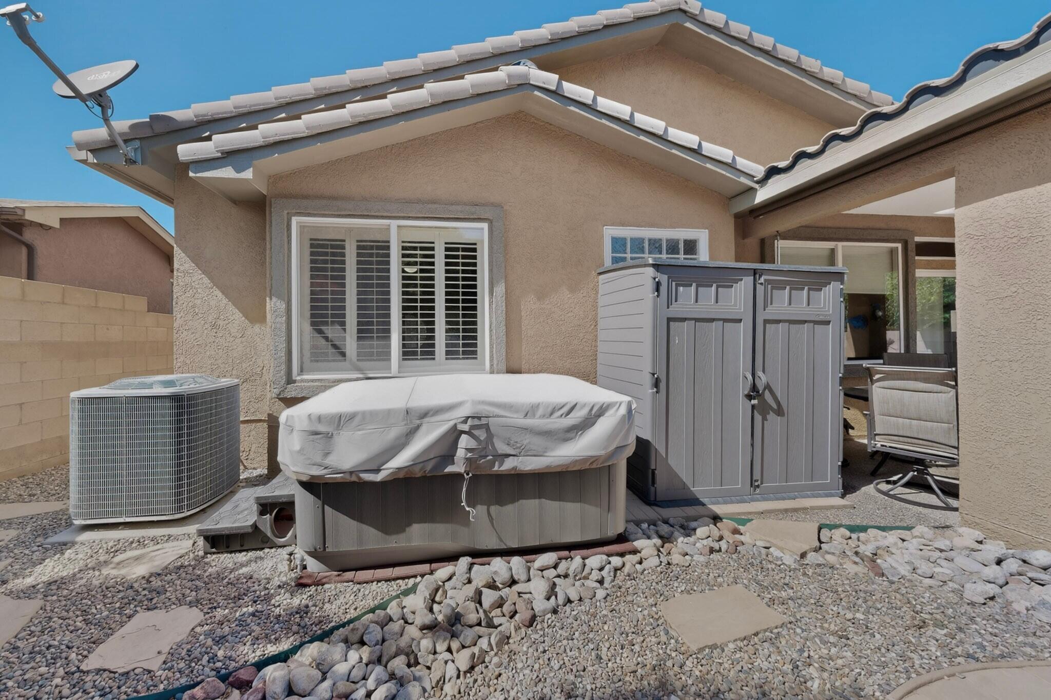 110 Zuni River Circle SW