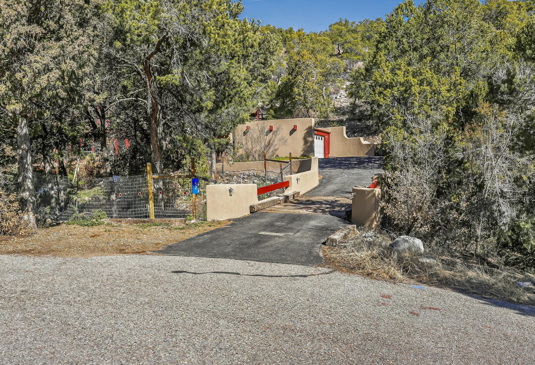 52 Forest Park Road