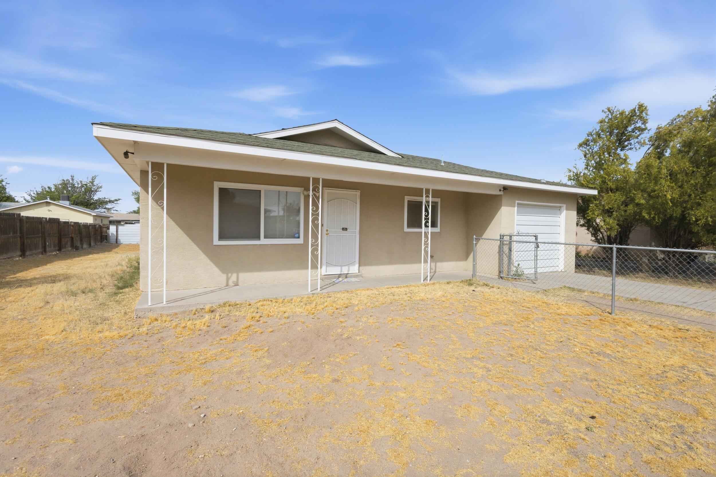 1136 Pinon Court SE