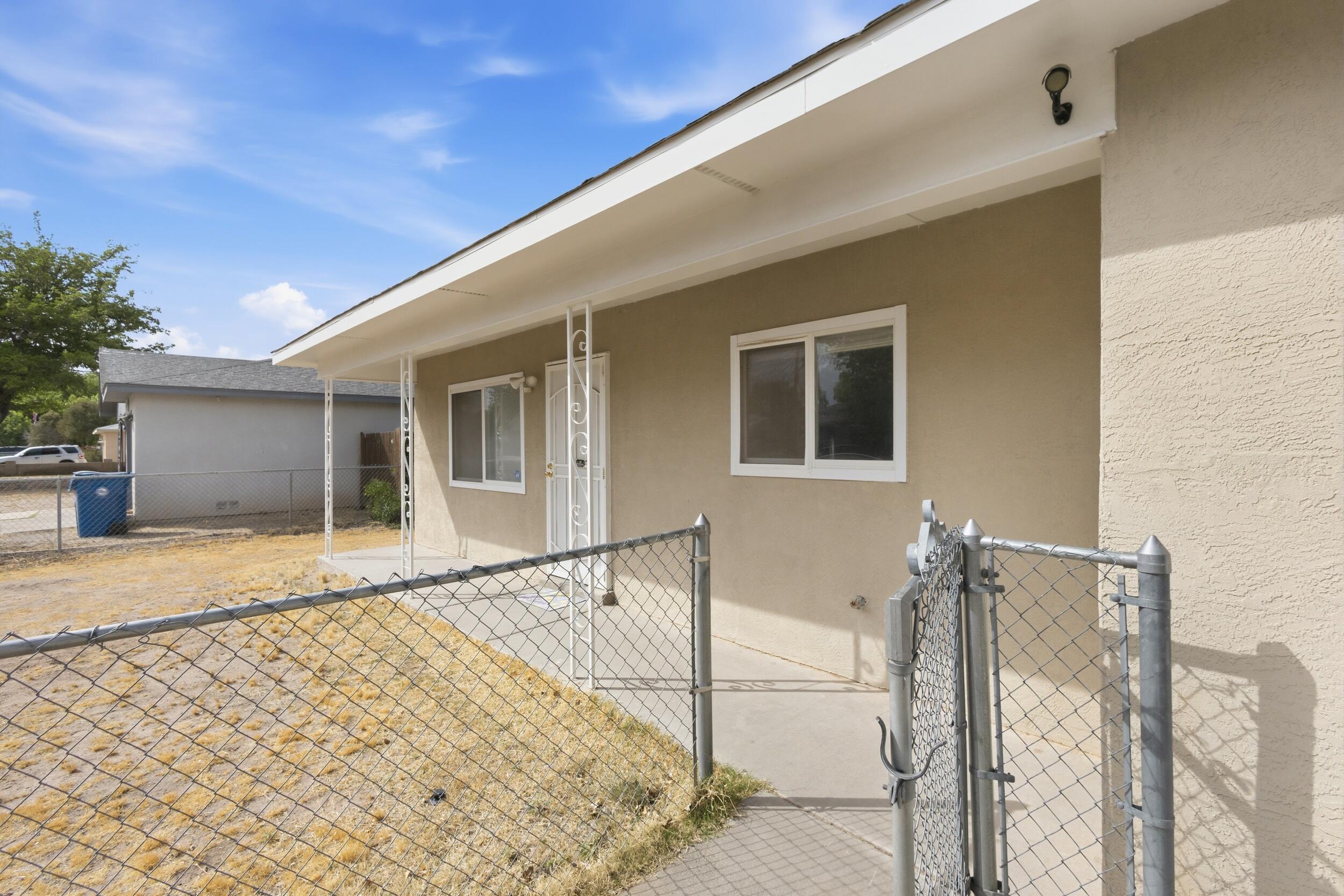 1136 Pinon Court SE