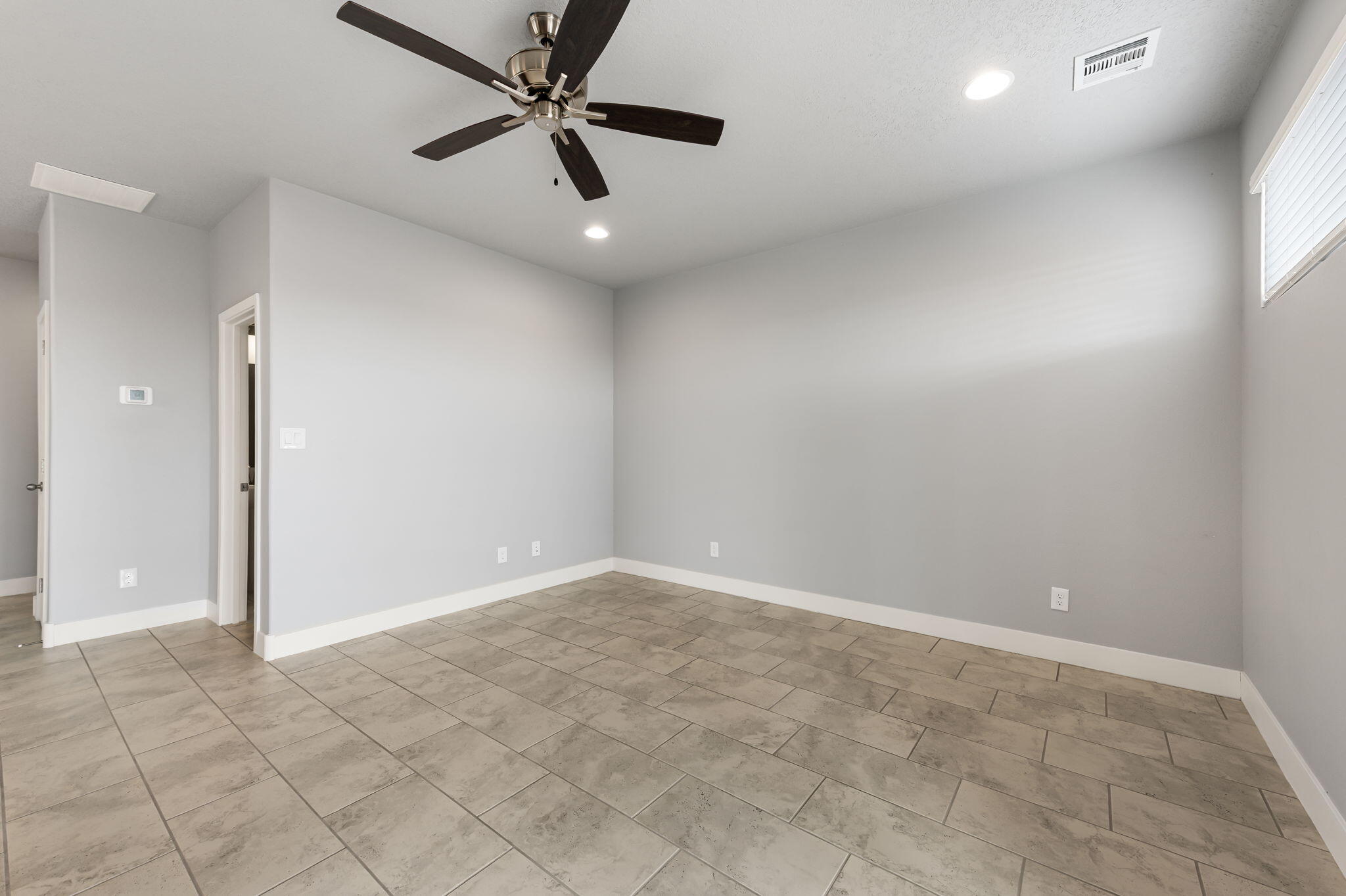 3617 Queen Court NE
