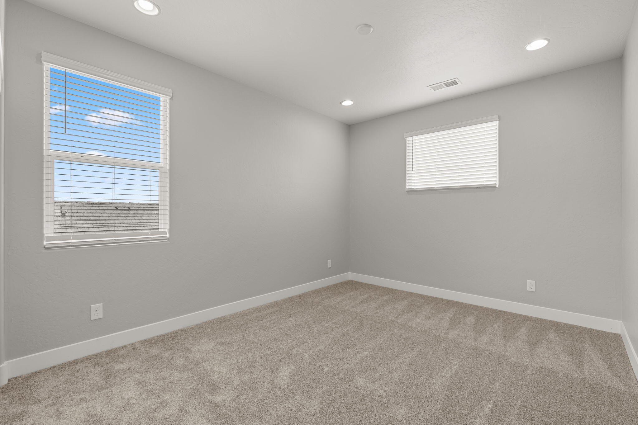 4421 George Loop NE