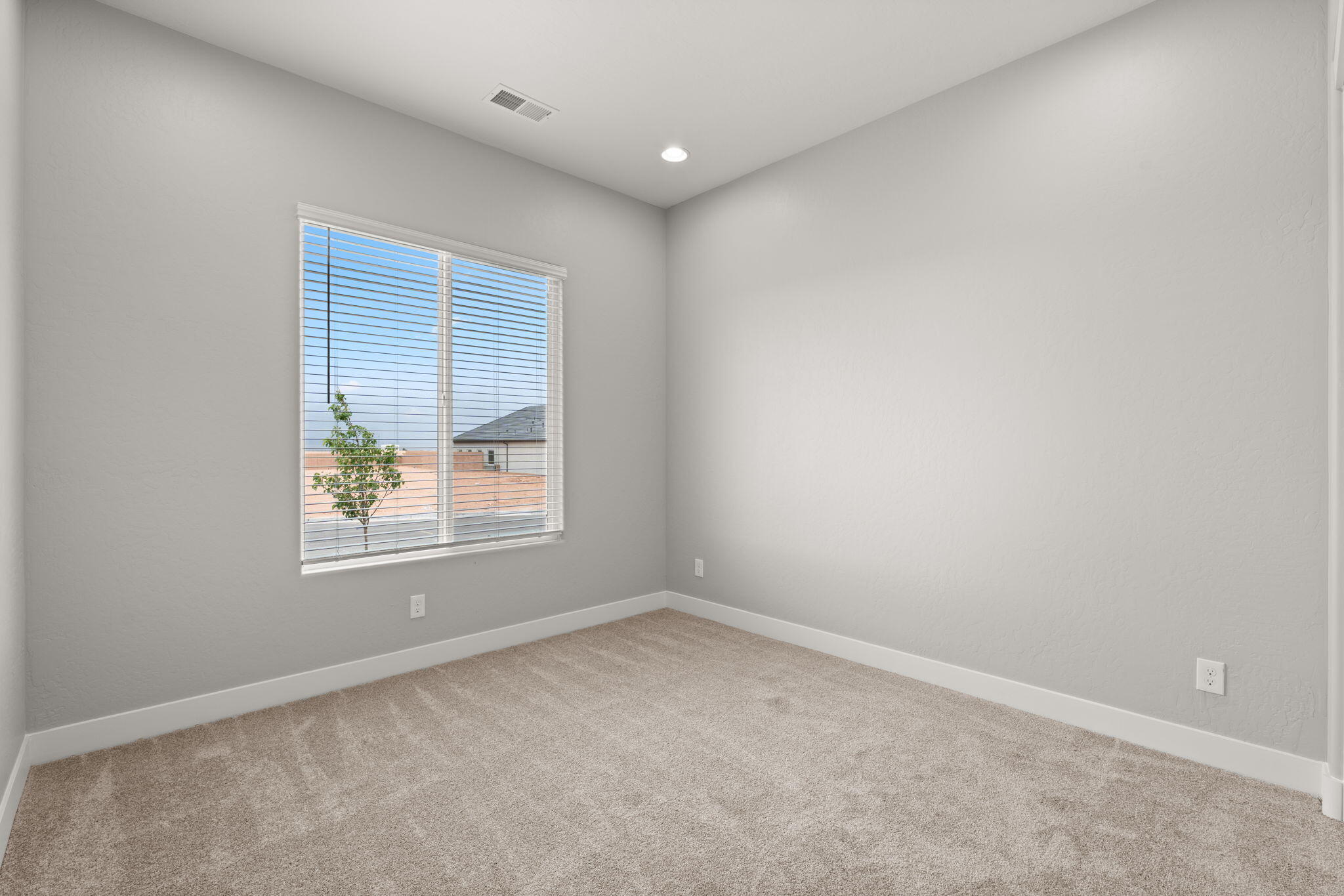 4421 George Loop NE