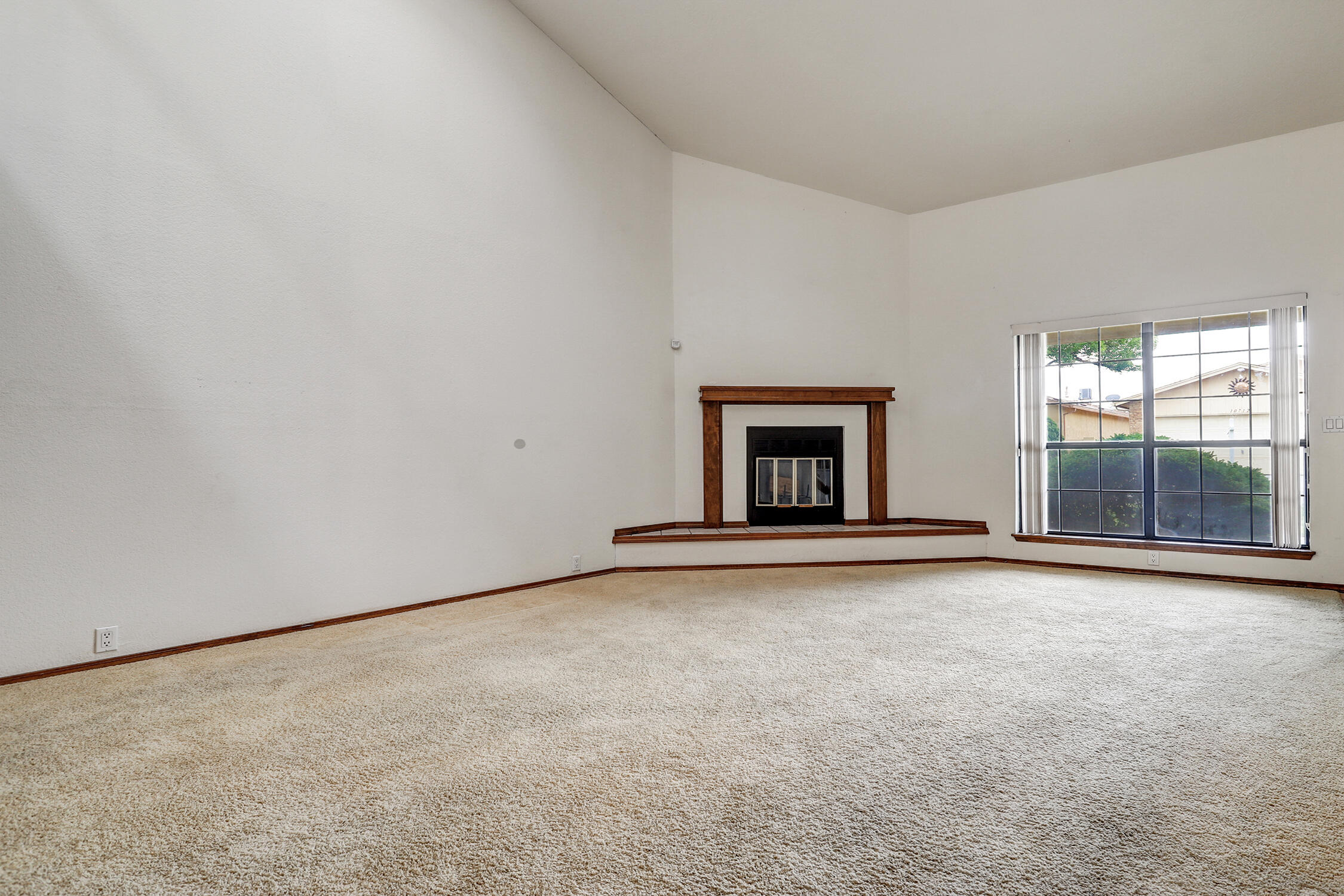 10713 Griffith Park Drive NE