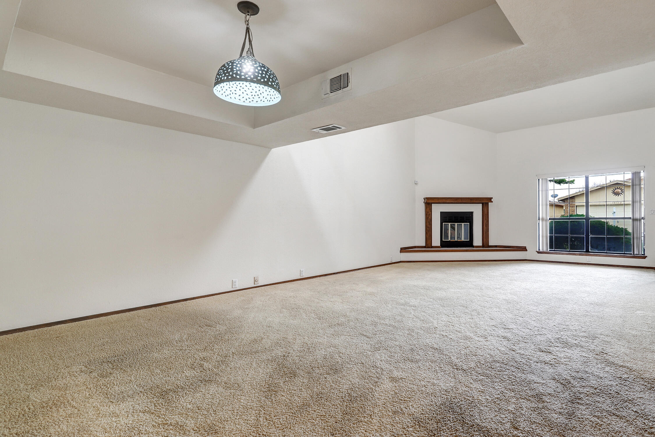 10713 Griffith Park Drive NE