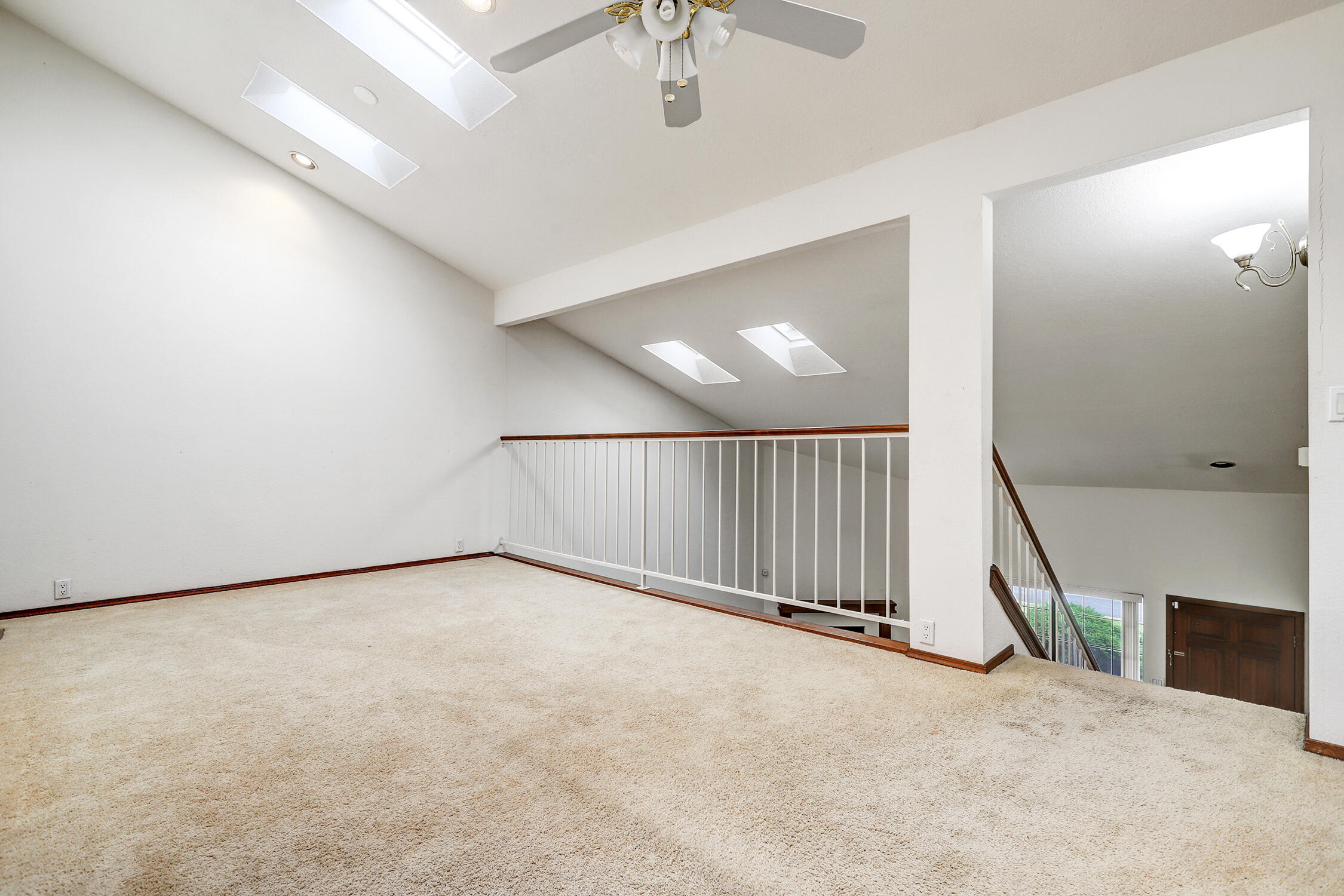 10713 Griffith Park Drive NE