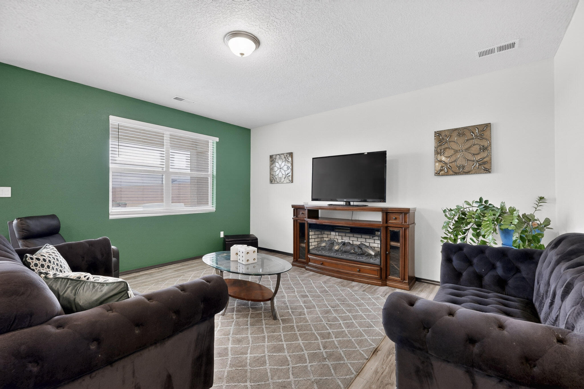 1838 Goldenflare Loop NE