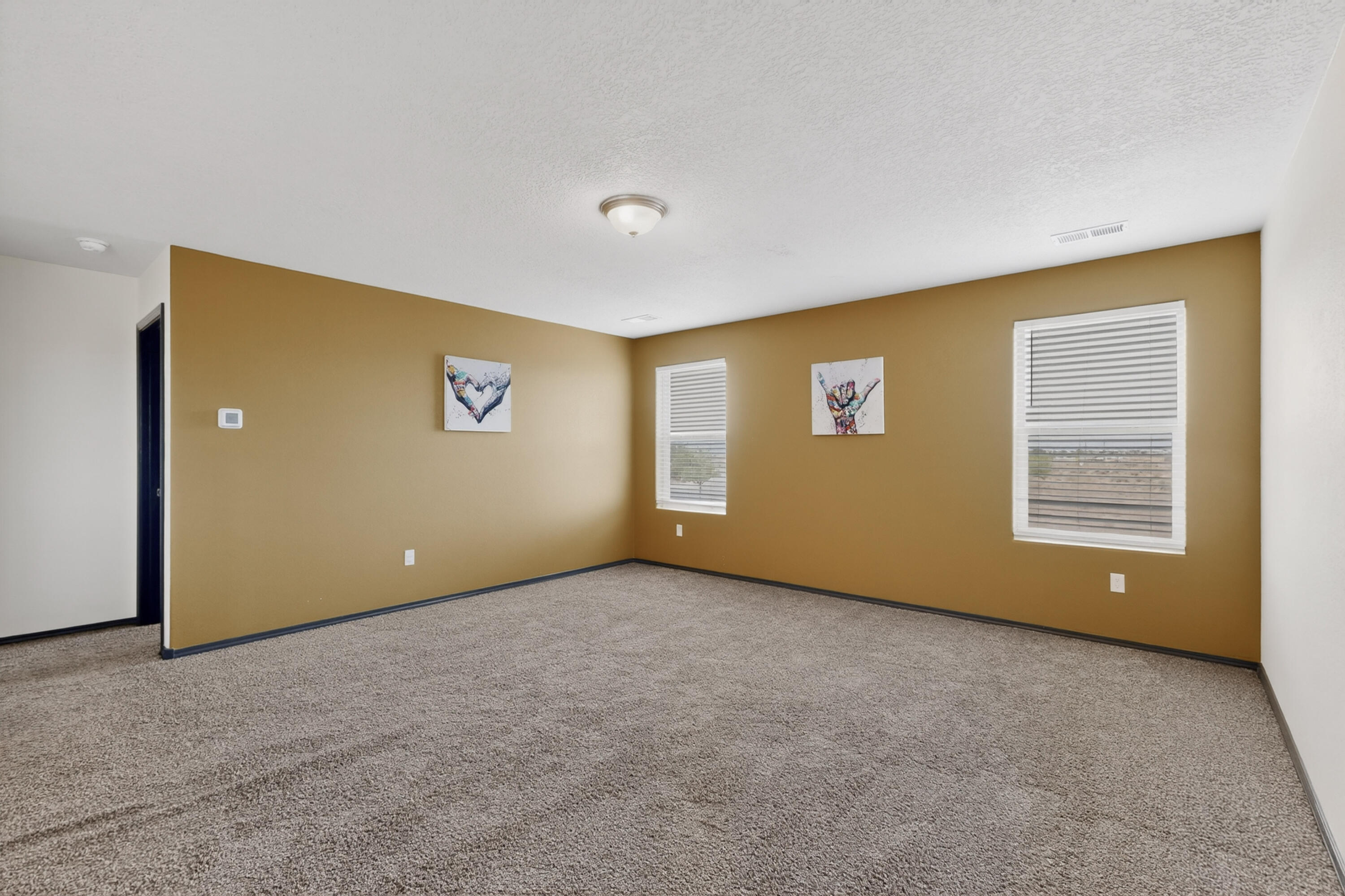 1838 Goldenflare Loop NE