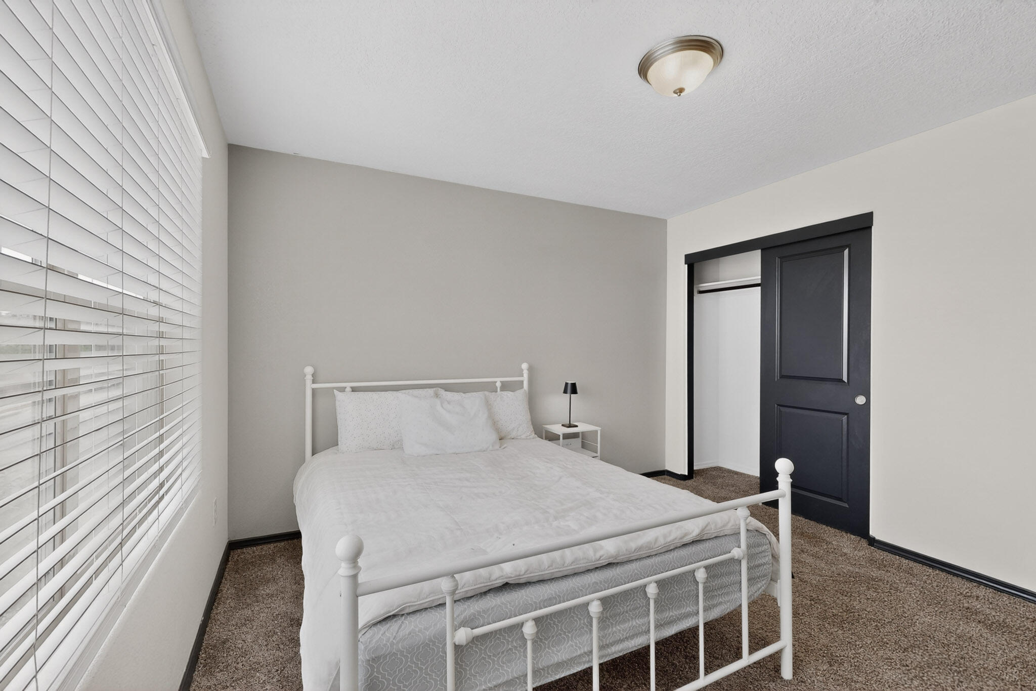 1838 Goldenflare Loop NE