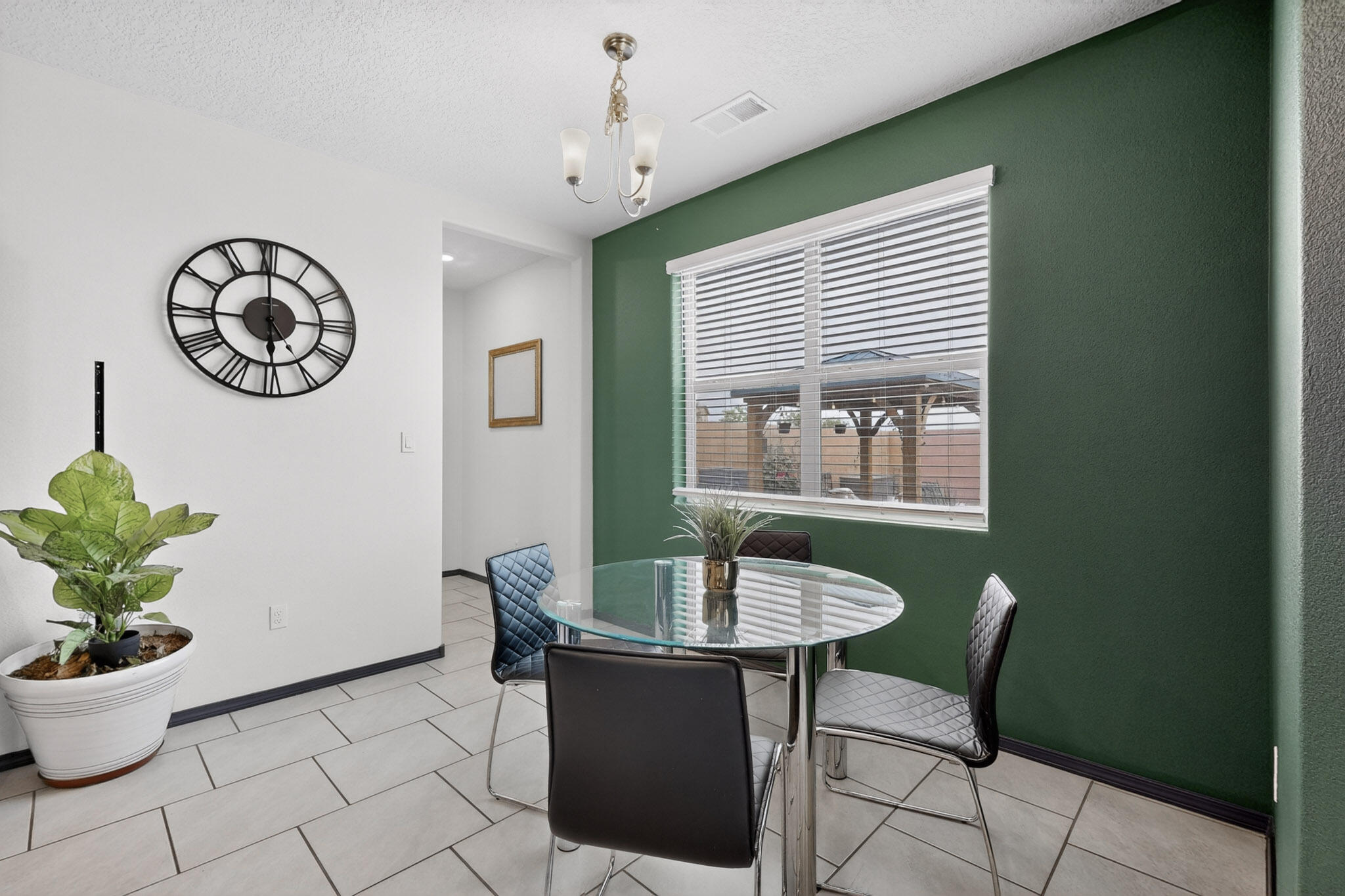 1838 Goldenflare Loop NE