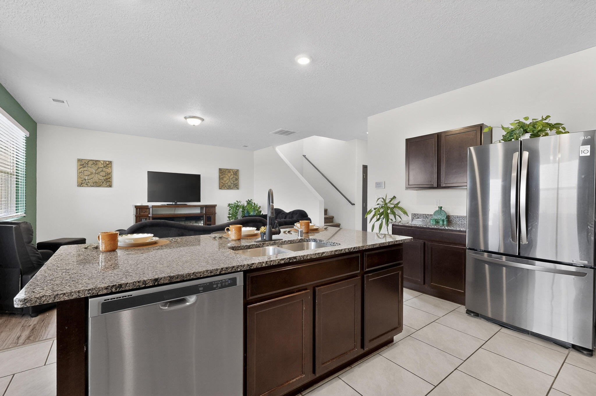 1838 Goldenflare Loop NE