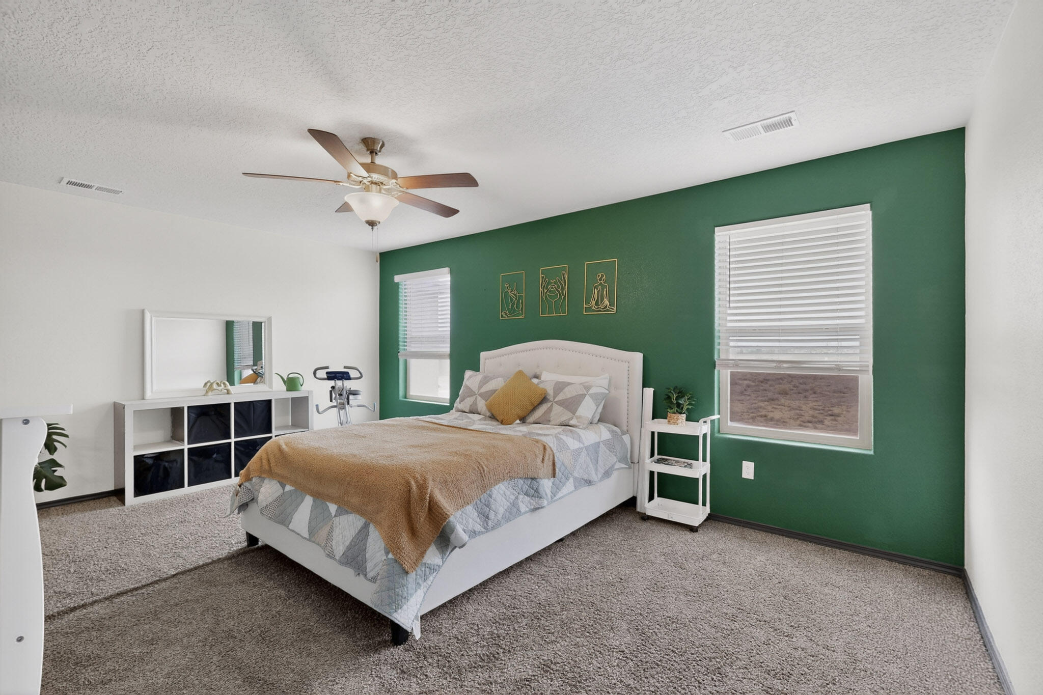 1838 Goldenflare Loop NE