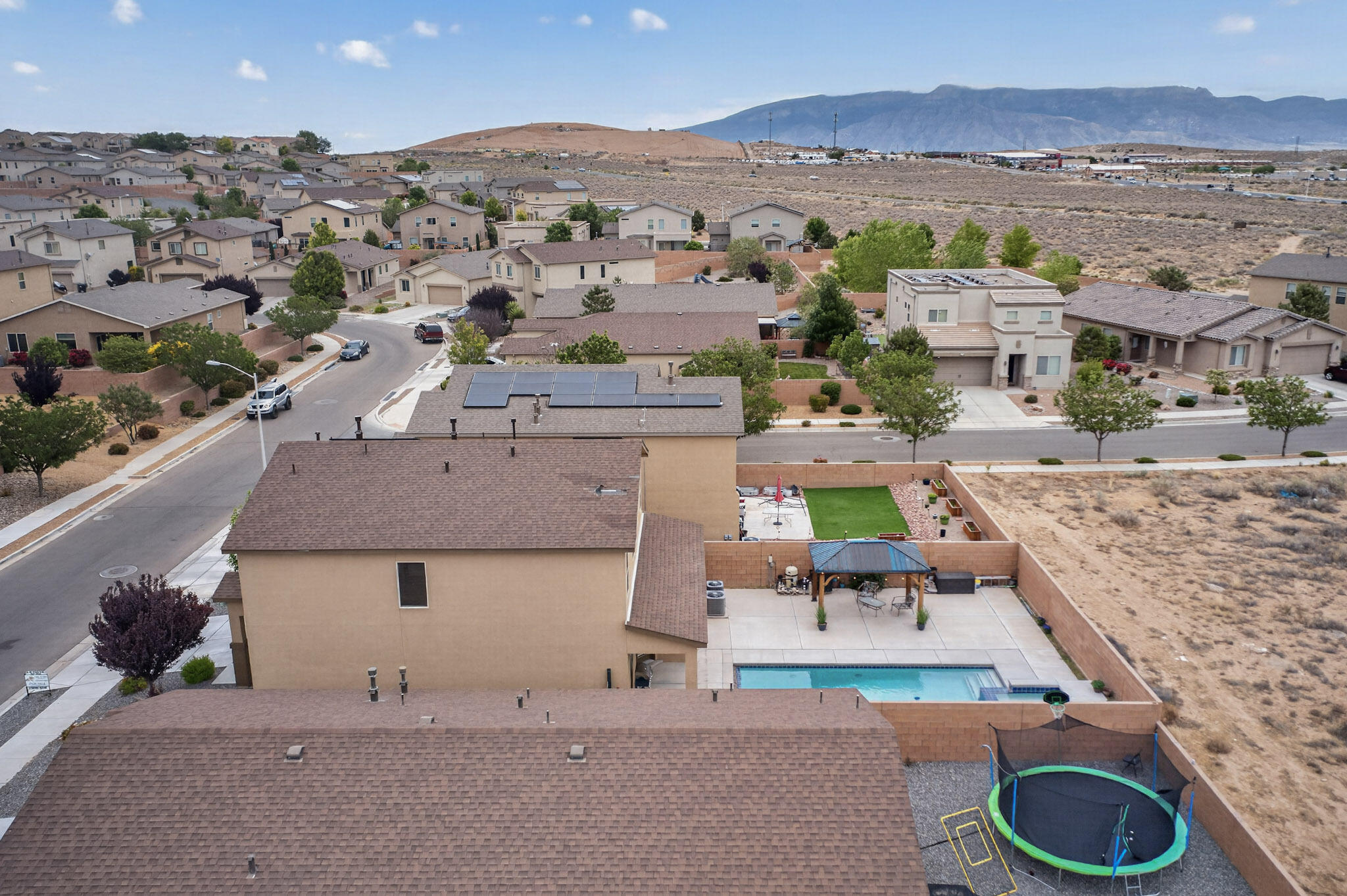 1838 Goldenflare Loop NE