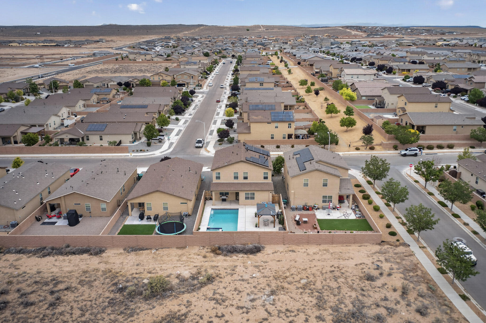 1838 Goldenflare Loop NE