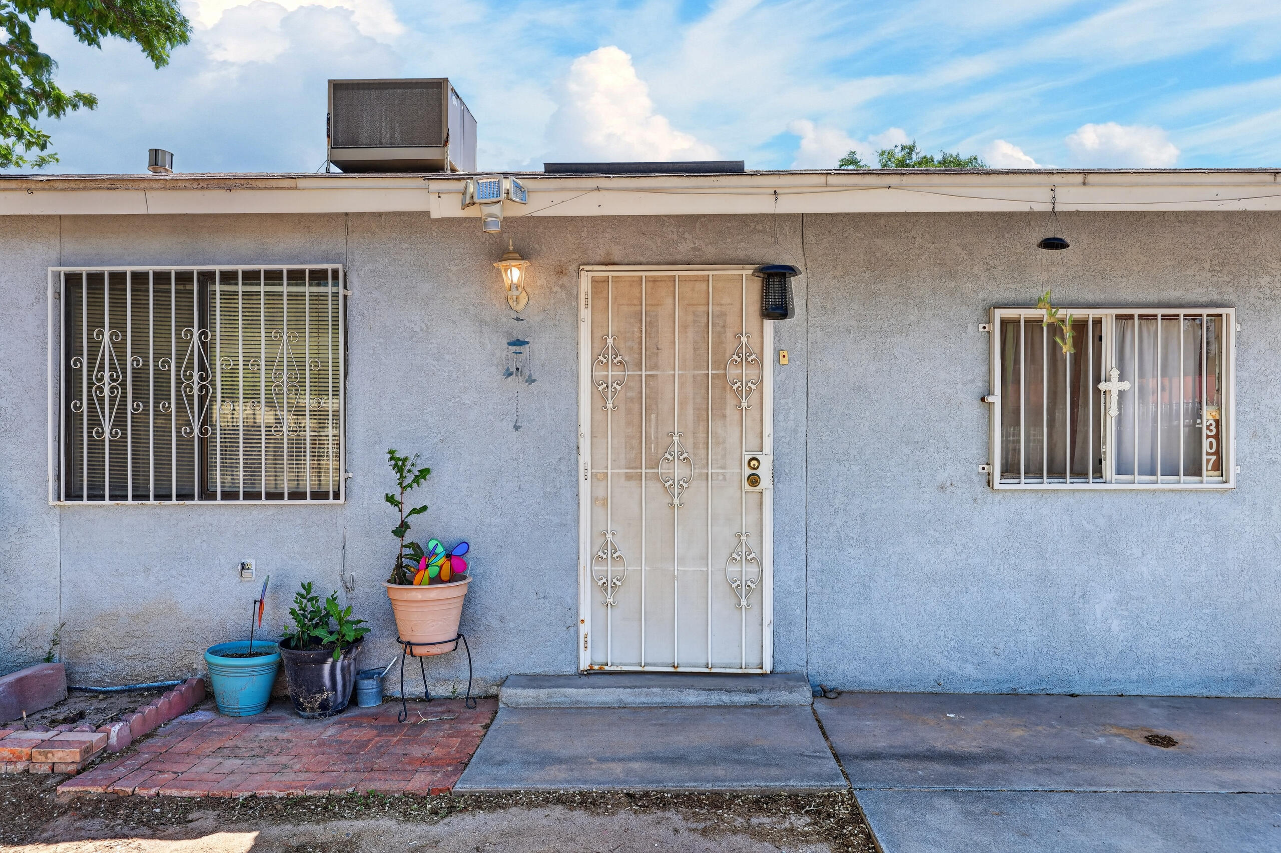 307 Los Pinos Road