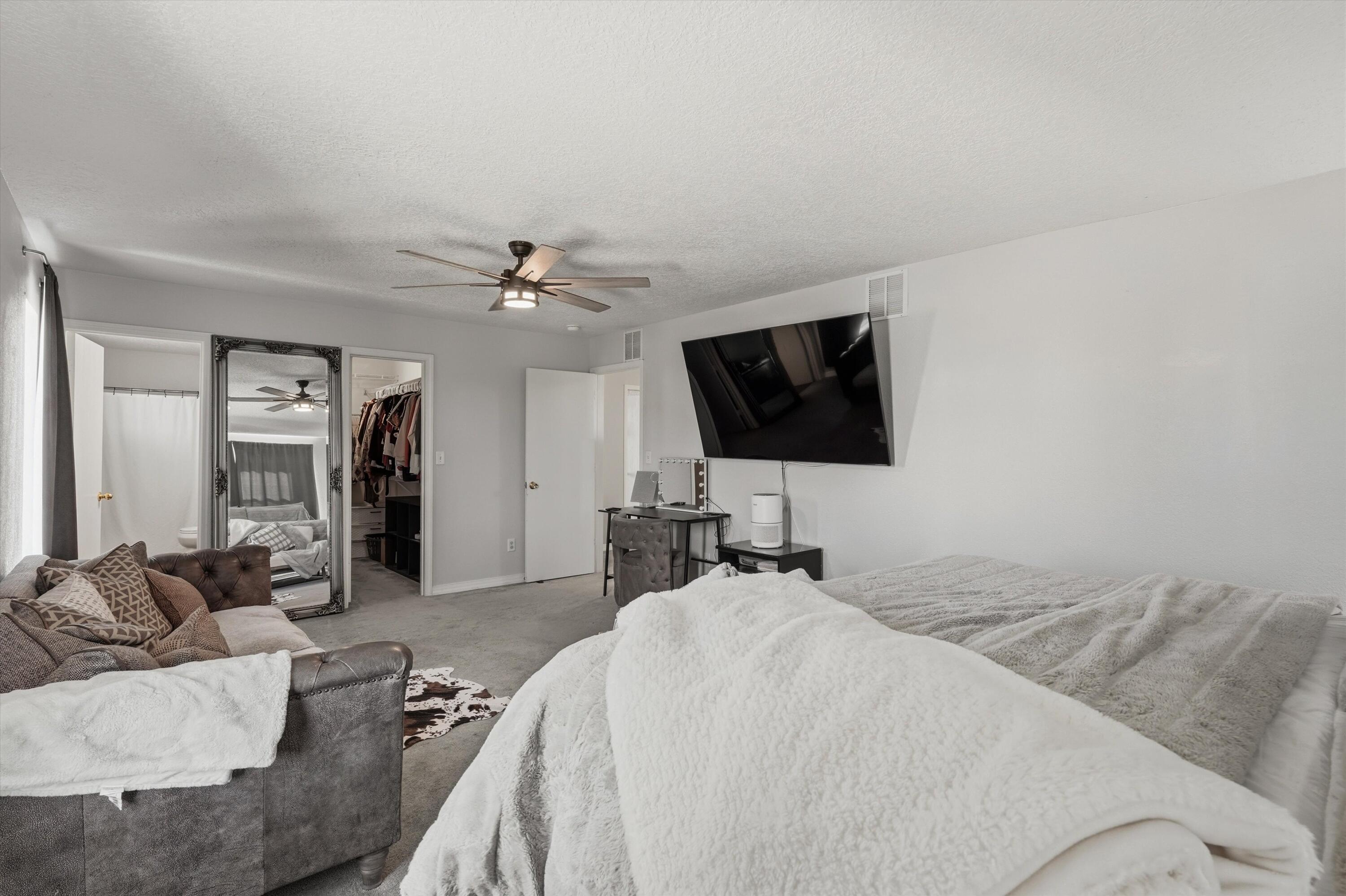 1845 Round Up Drive NE