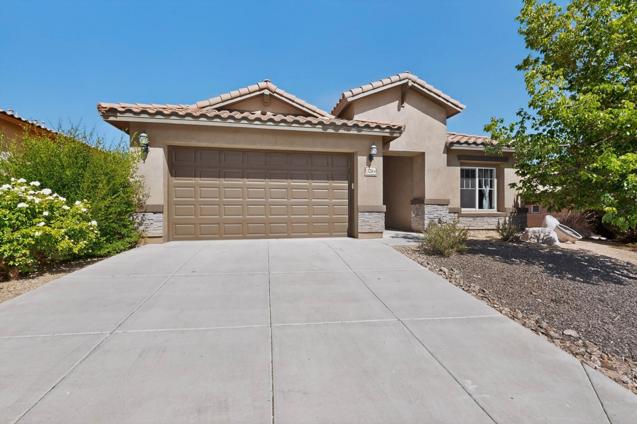 328 Paseo Vista Loop NE