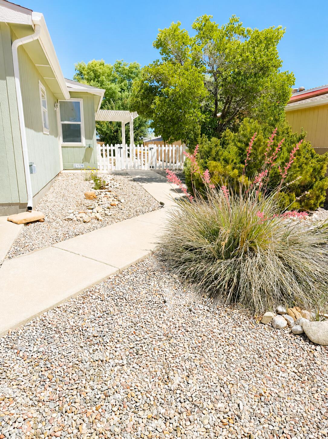 214 Sunrise Bluffs Drive