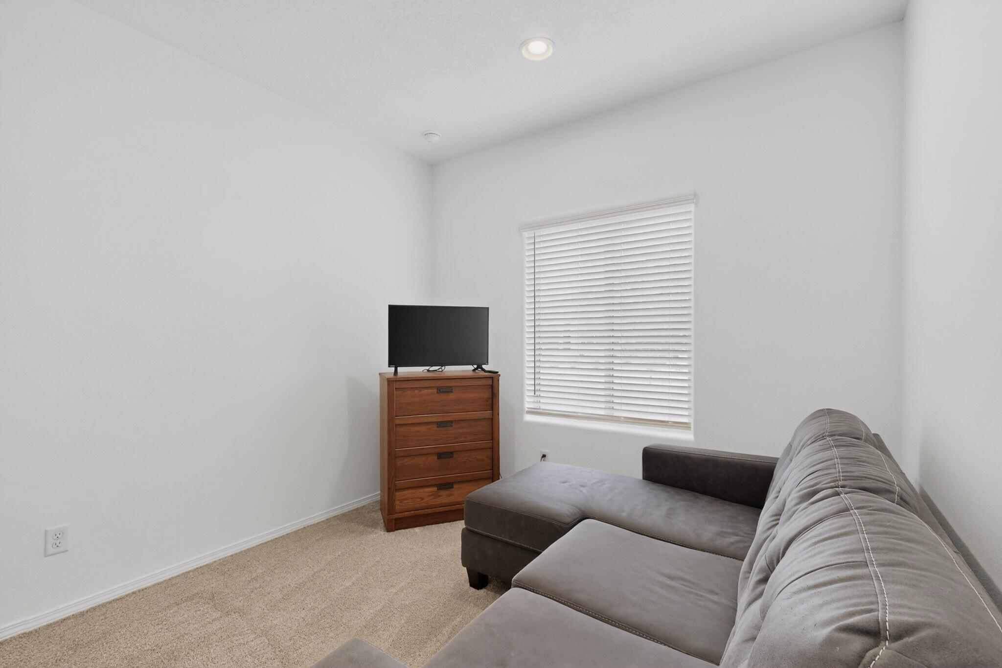 212 Prism Avenue SW
