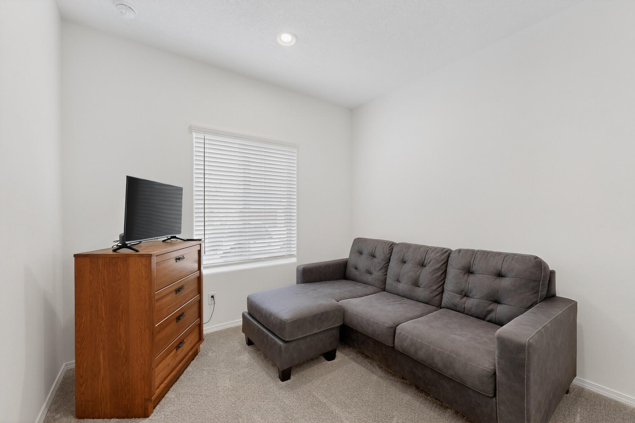 212 Prism Avenue SW
