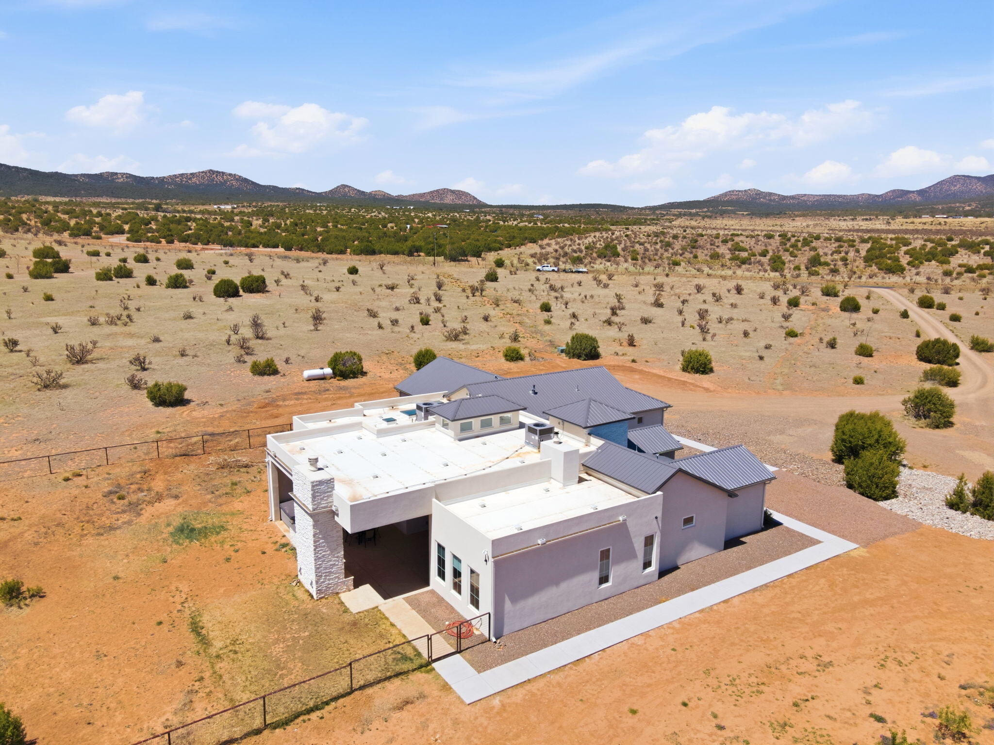 250 Entranosa Road