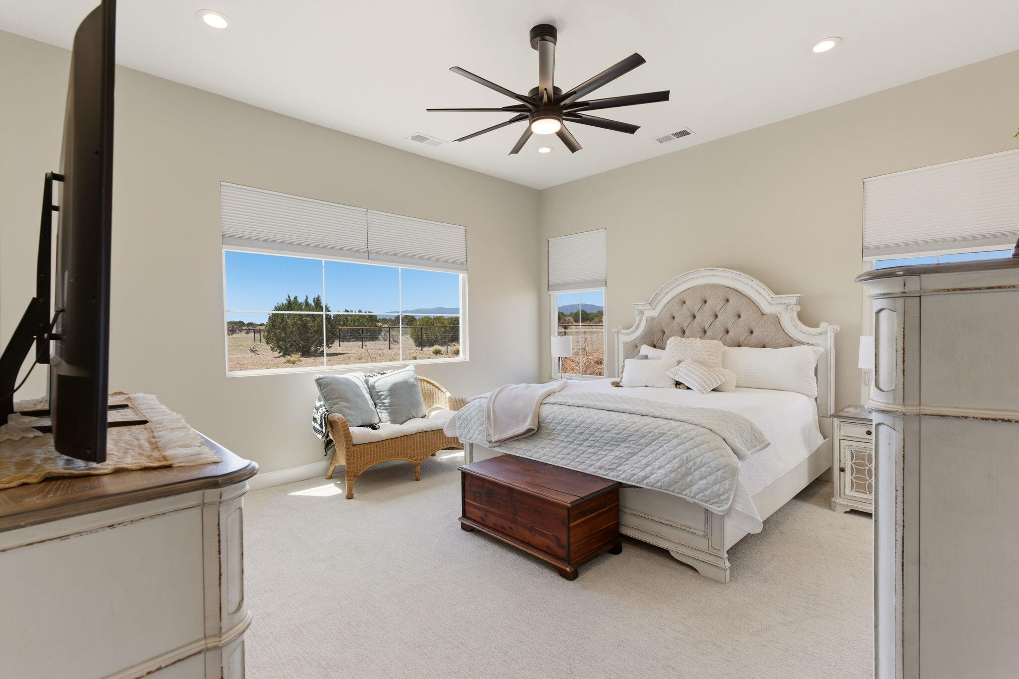 250 Entranosa Road