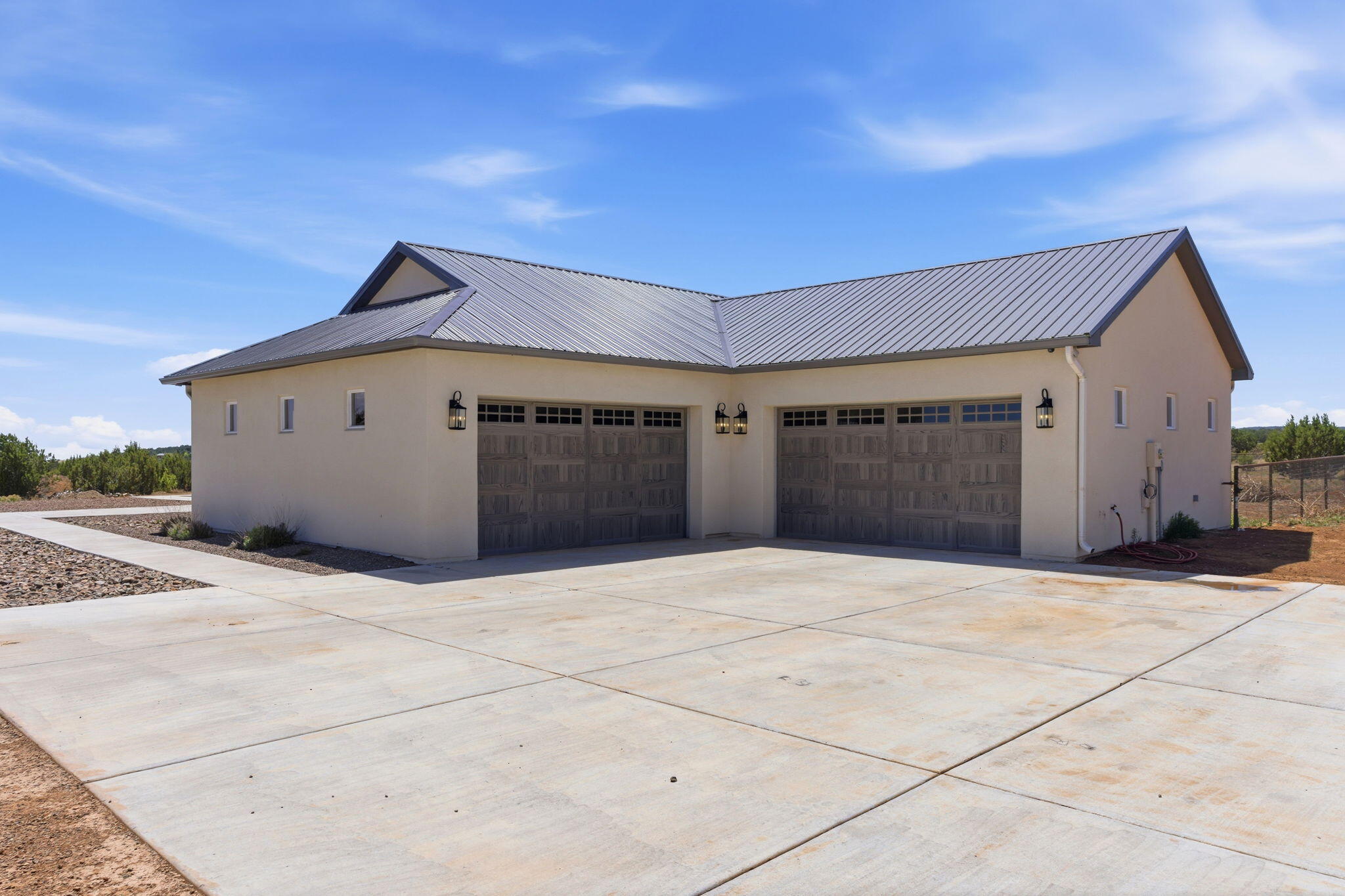 250 Entranosa Road