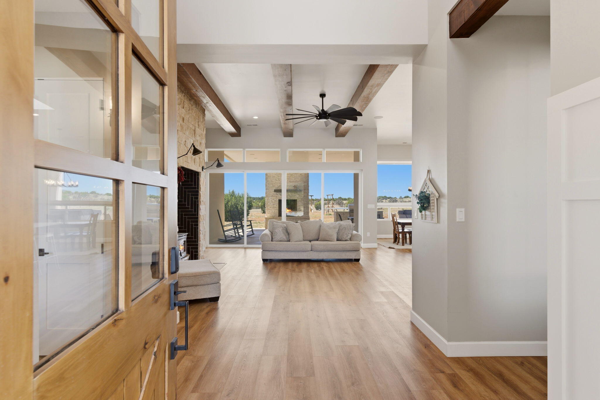 250 Entranosa Road