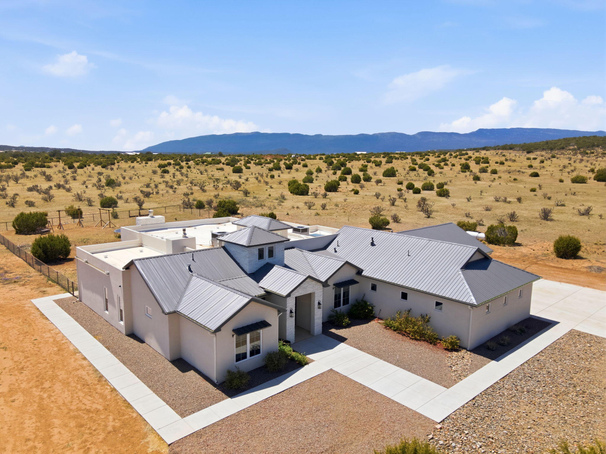 250 Entranosa Road