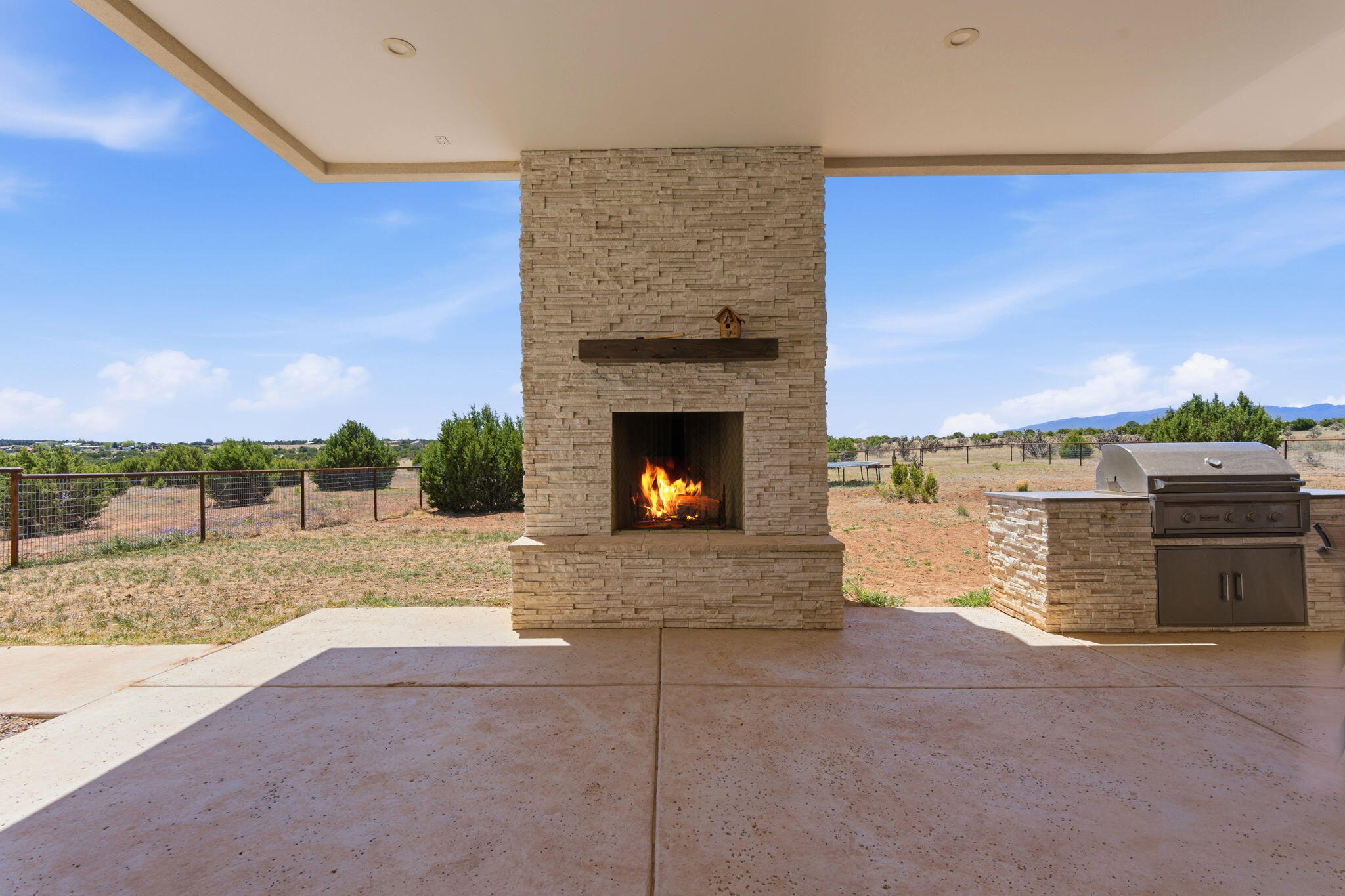 250 Entranosa Road