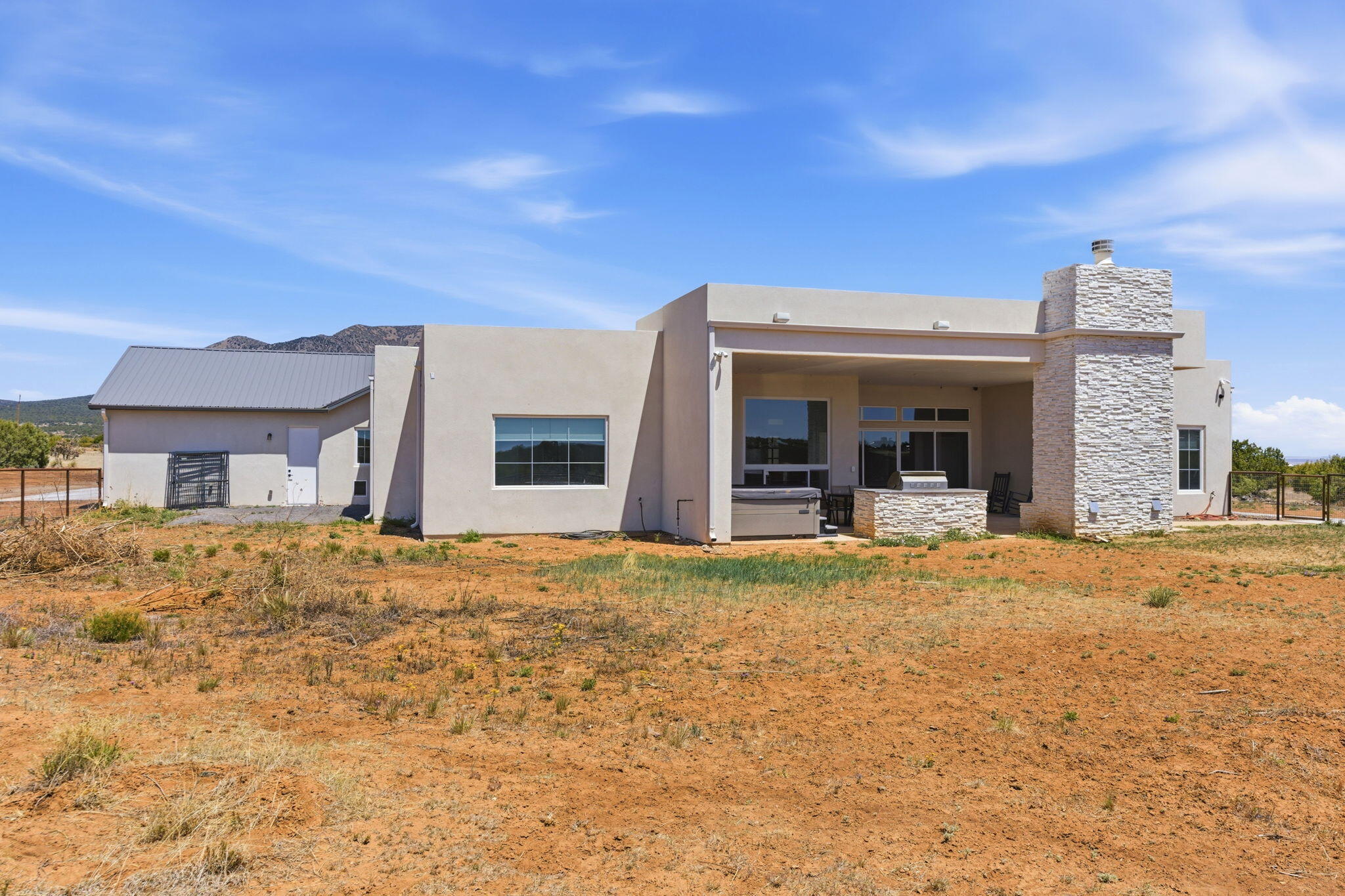 250 Entranosa Road