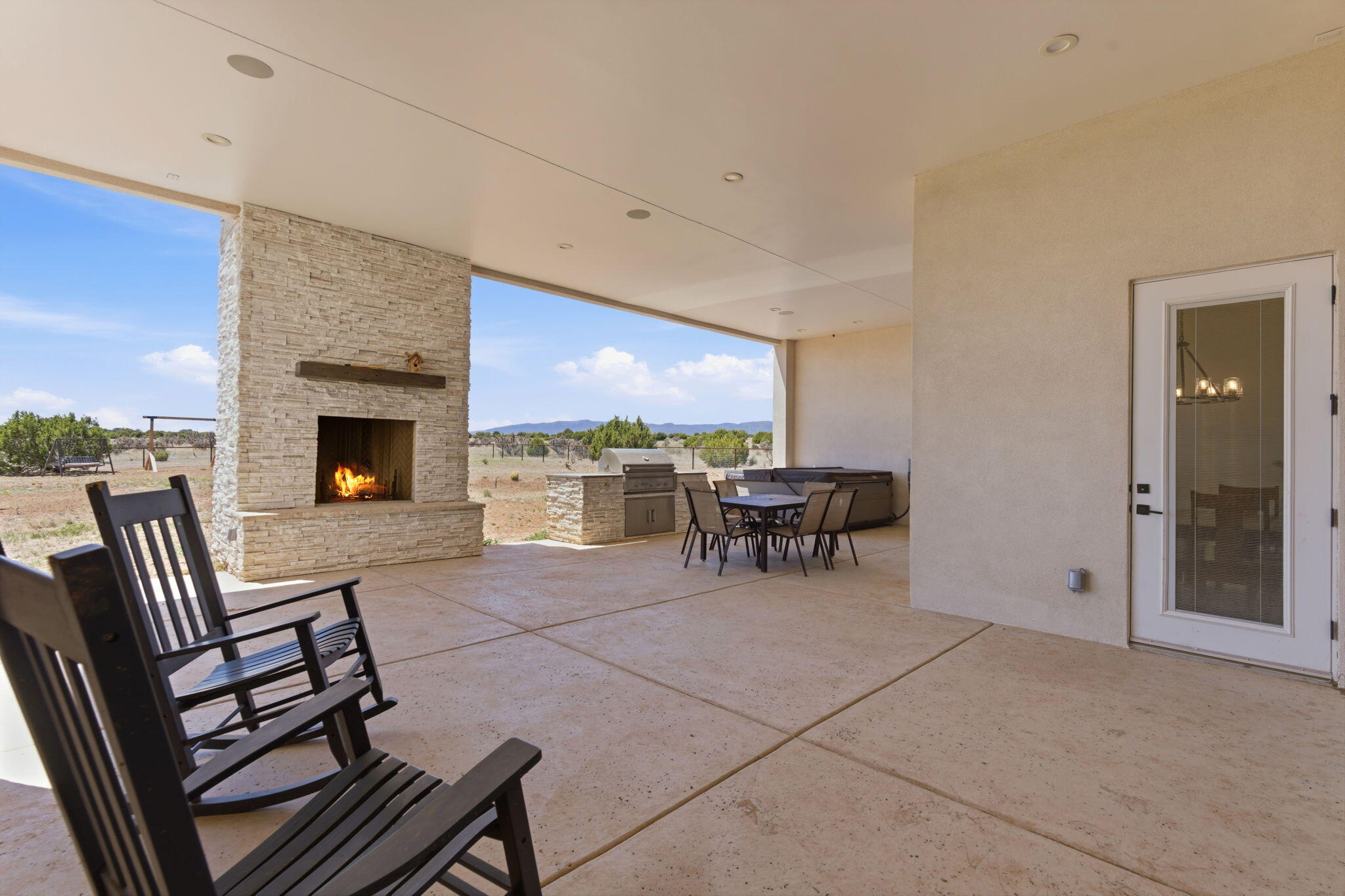 250 Entranosa Road