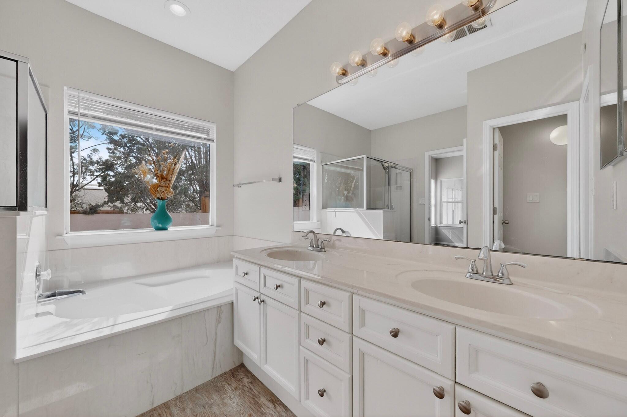 232 Chaparral Loop SE