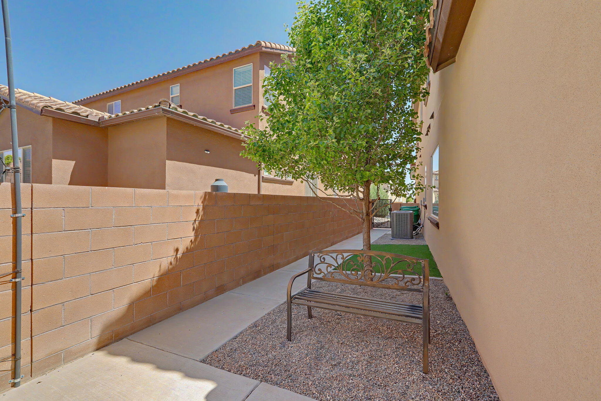 4206 Pico Norte Lane NE
