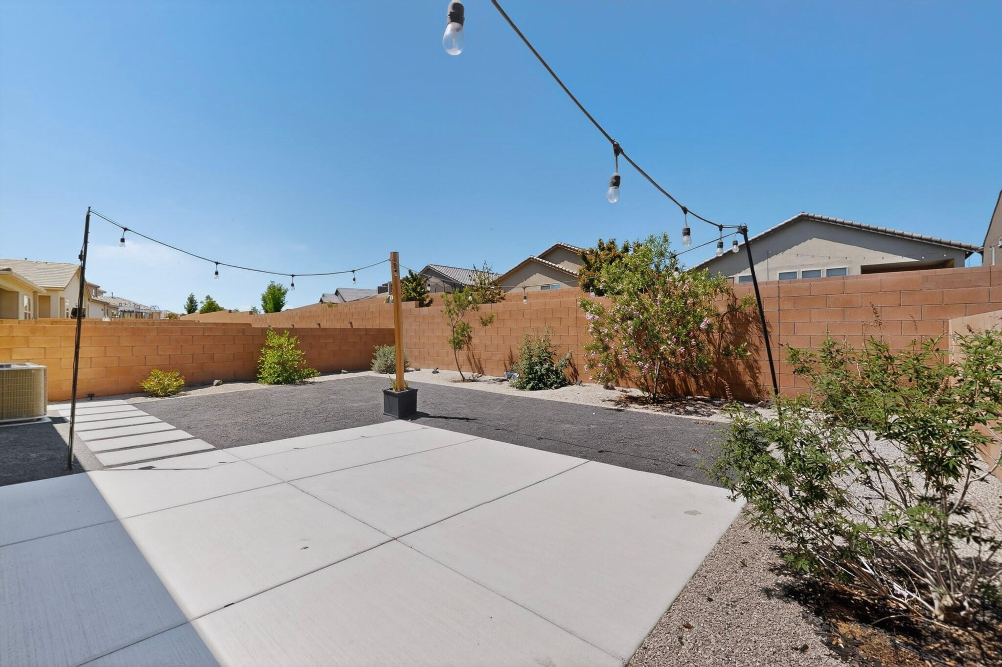 909 Tazanita Loop SE