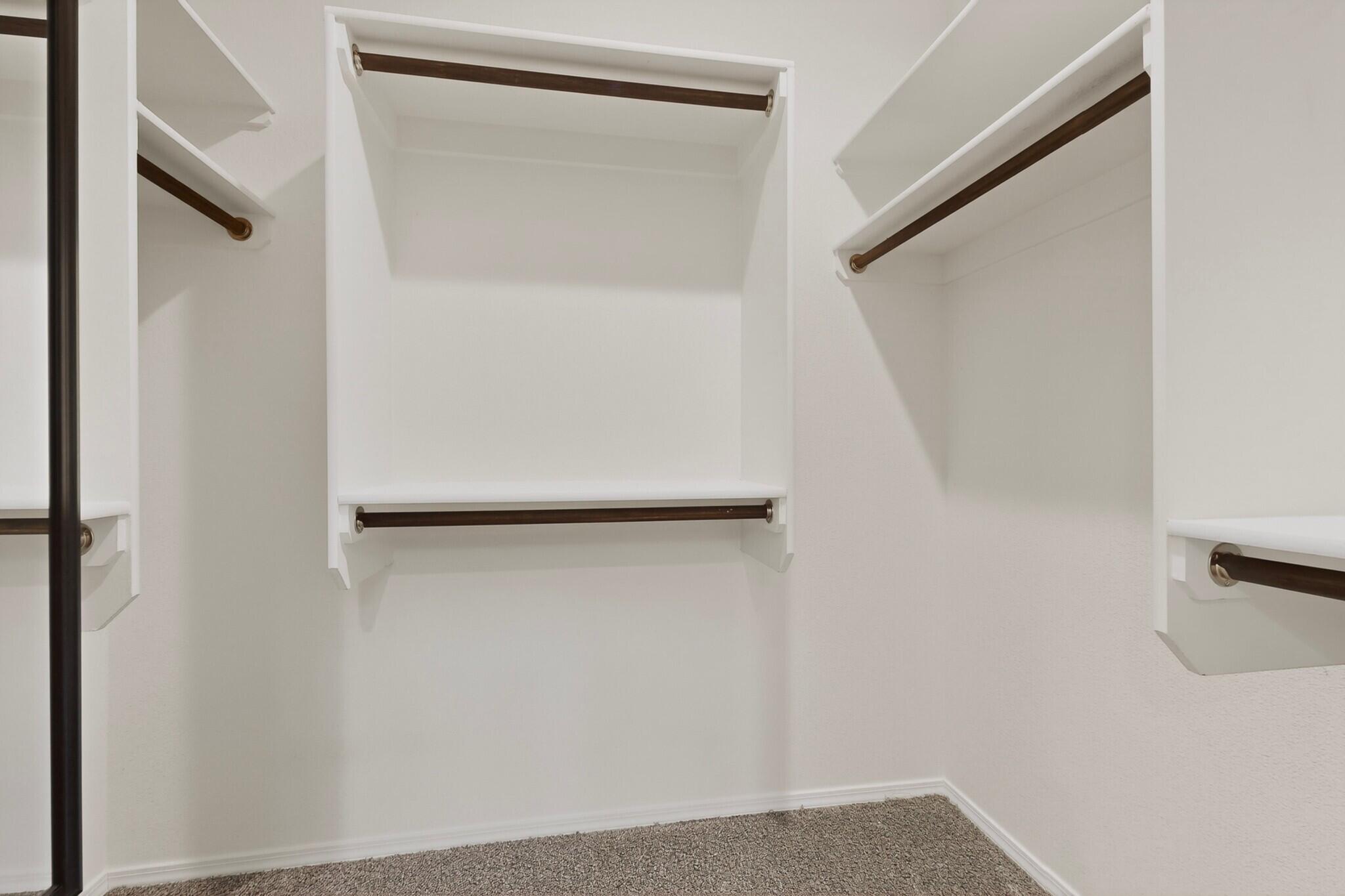 909 Tazanita Loop SE