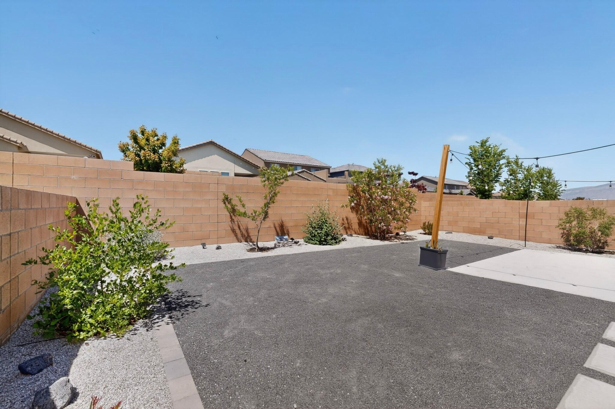 909 Tazanita Loop SE