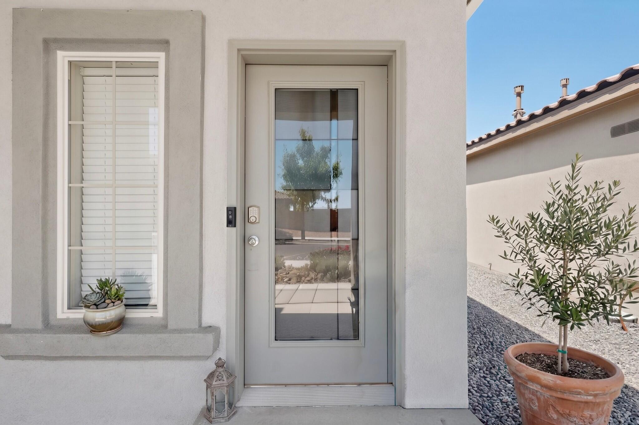 909 Tazanita Loop SE