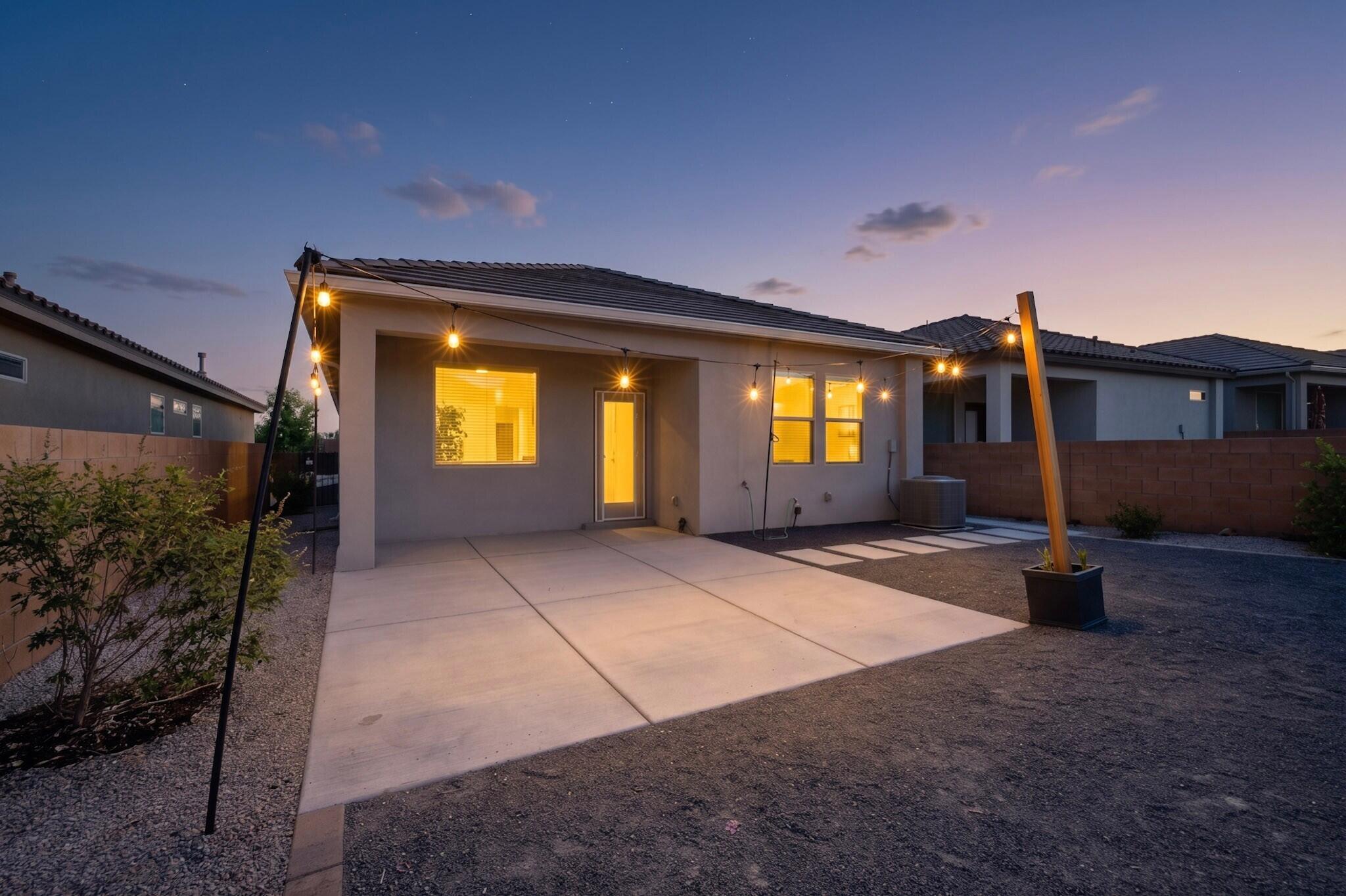 909 Tazanita Loop SE