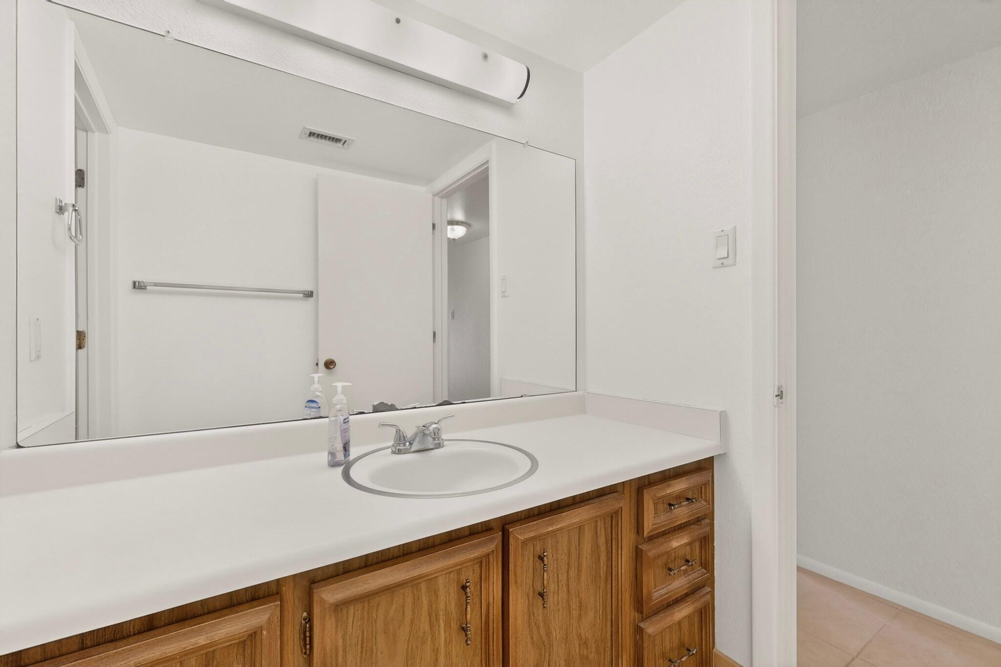 905 Country Club Drive SE APT F