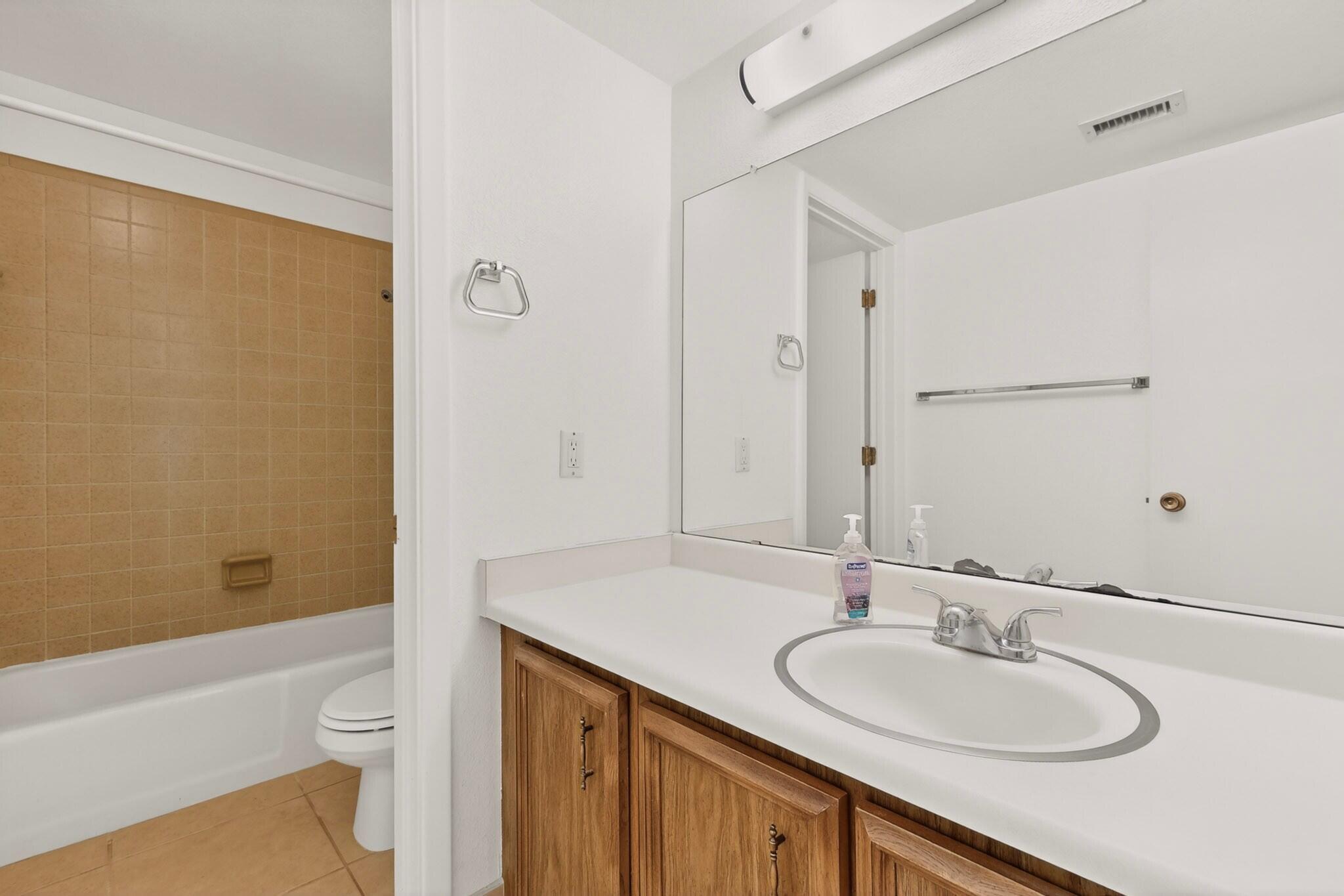 905 Country Club Drive SE APT F
