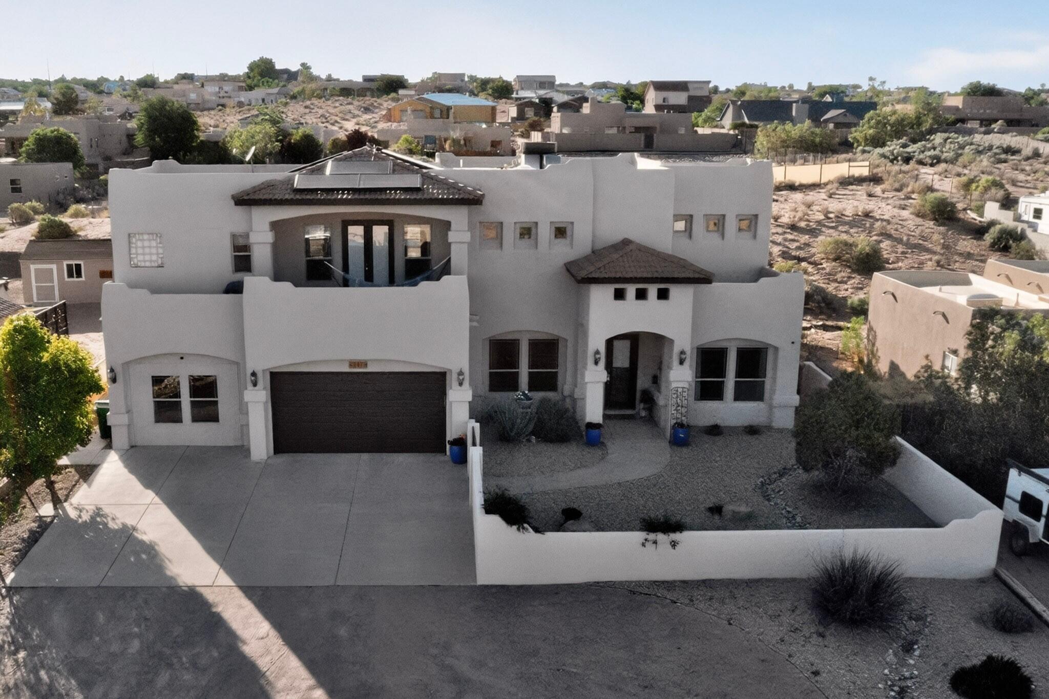 617 Monterrey Road NE