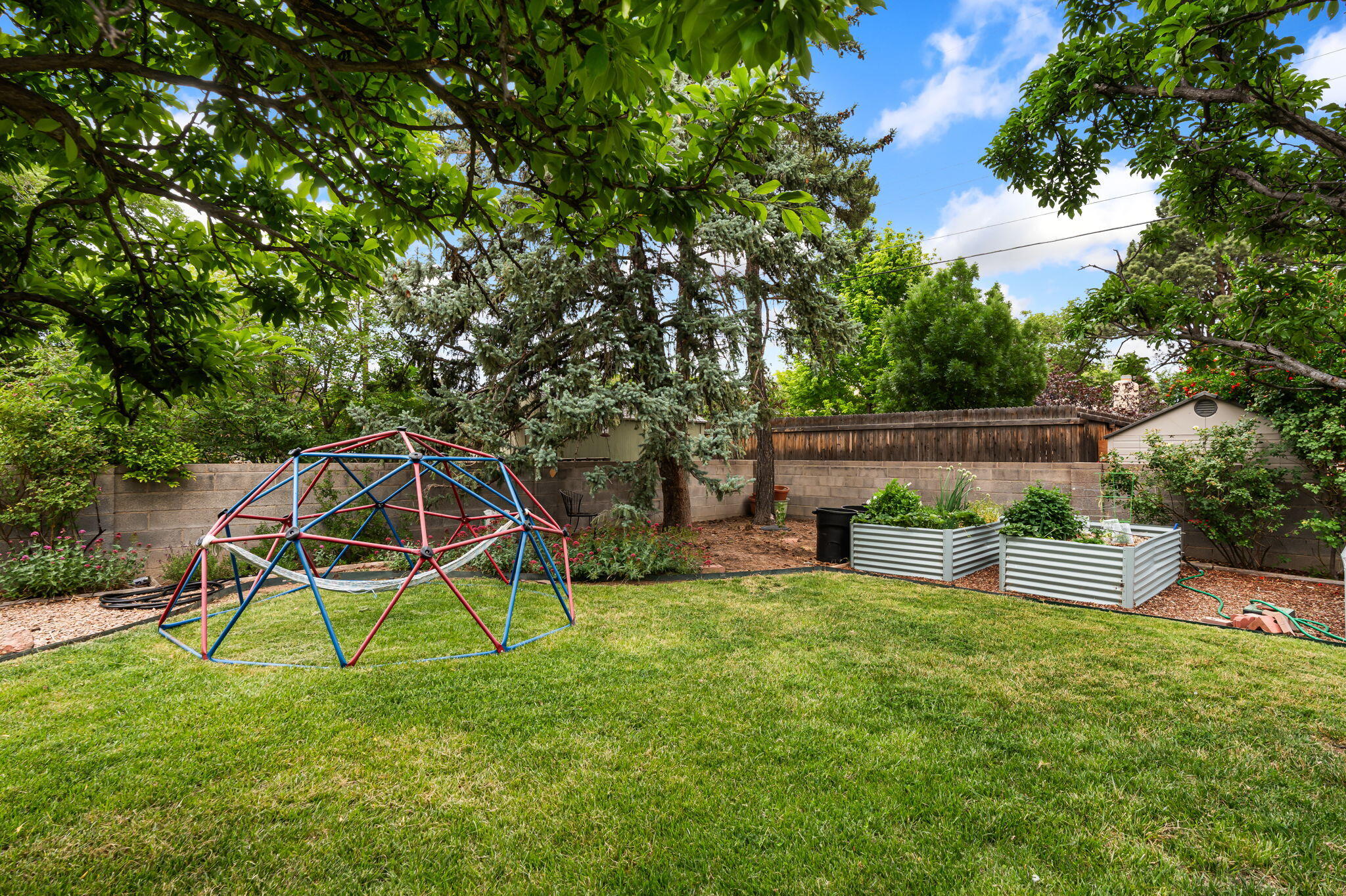 6500 Ponderosa Avenue NE