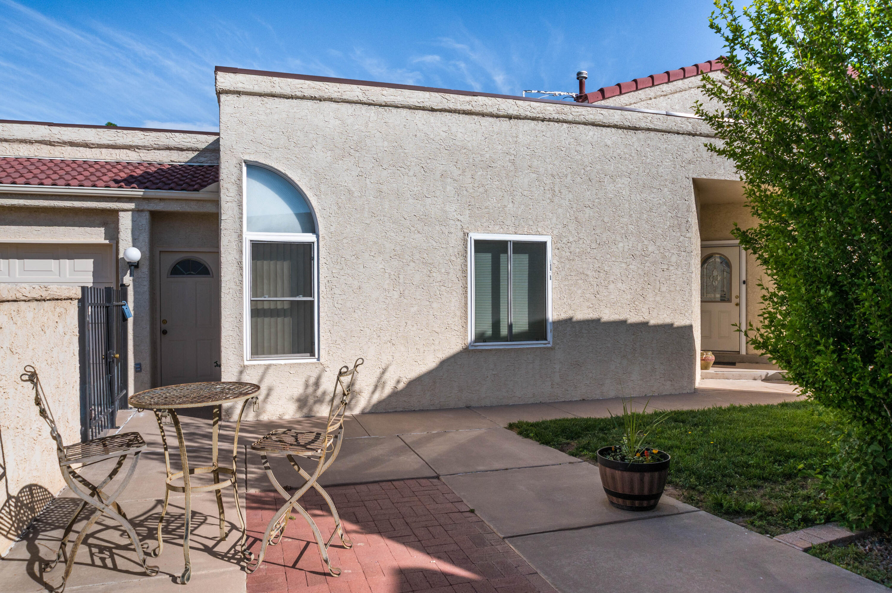 572 Eastlake Drive SE