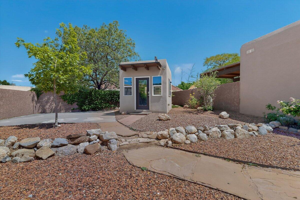 9633 De Vargas Loop NE