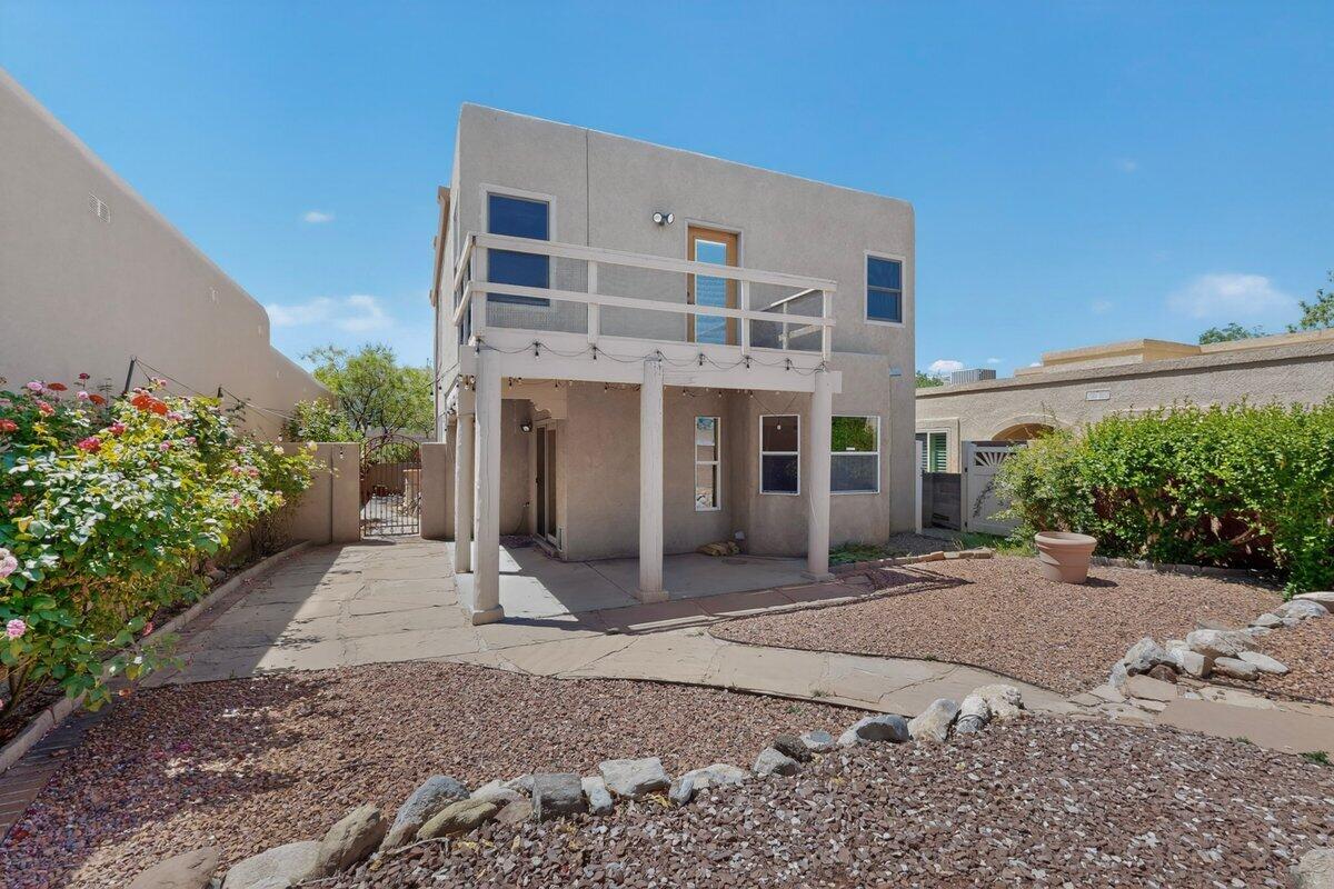 9633 De Vargas Loop NE